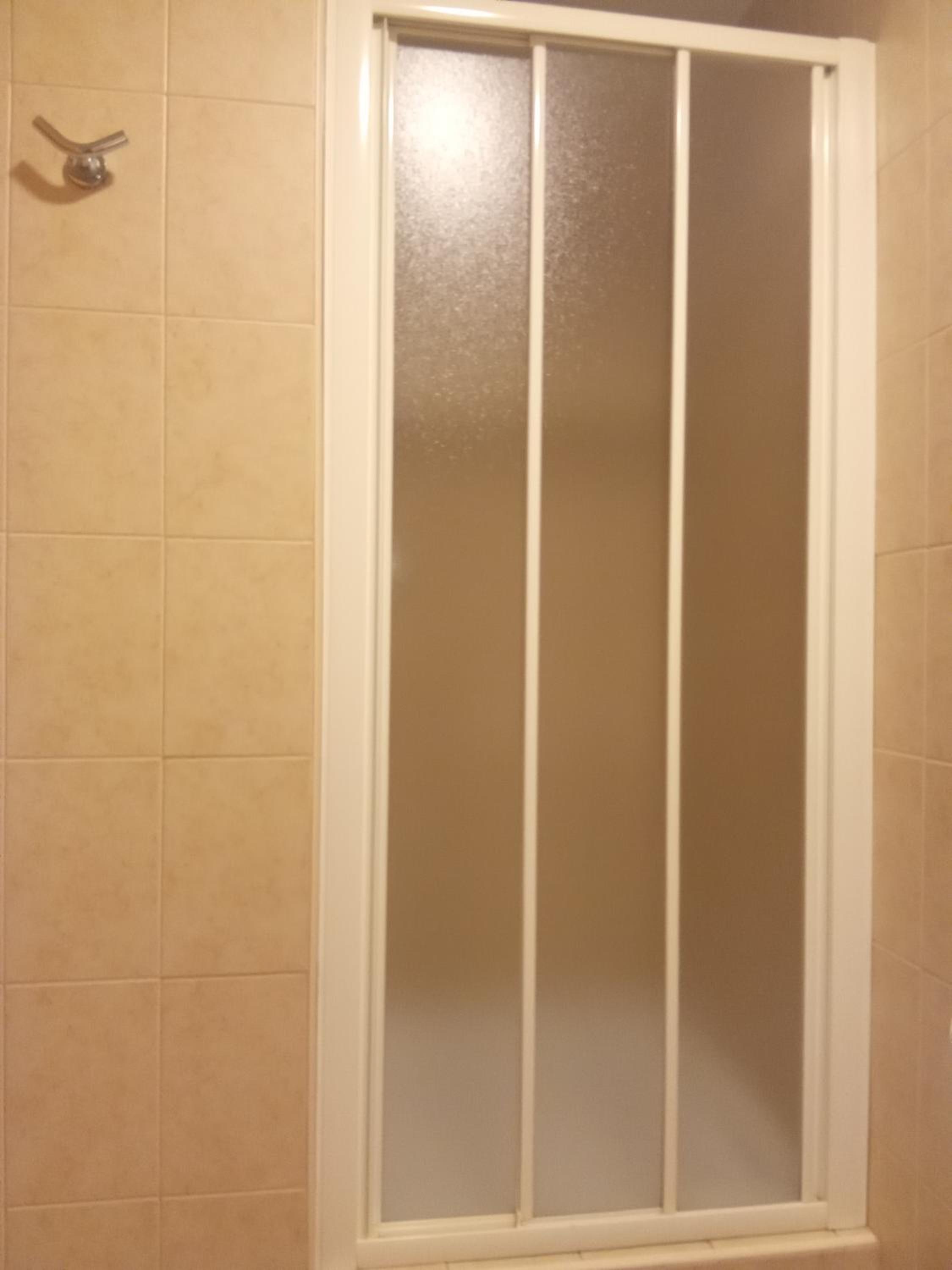 Deluxe Queen Room - Photo 9