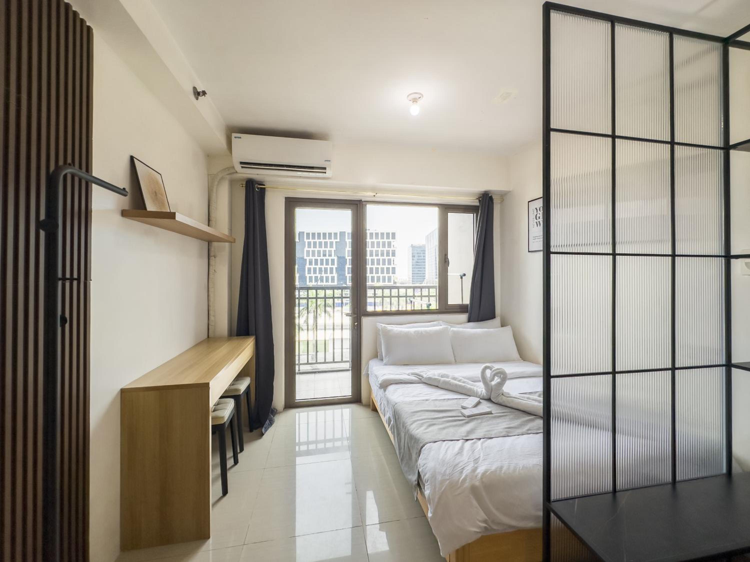 One-Bedroom Deluxe Apartment - Photo 9