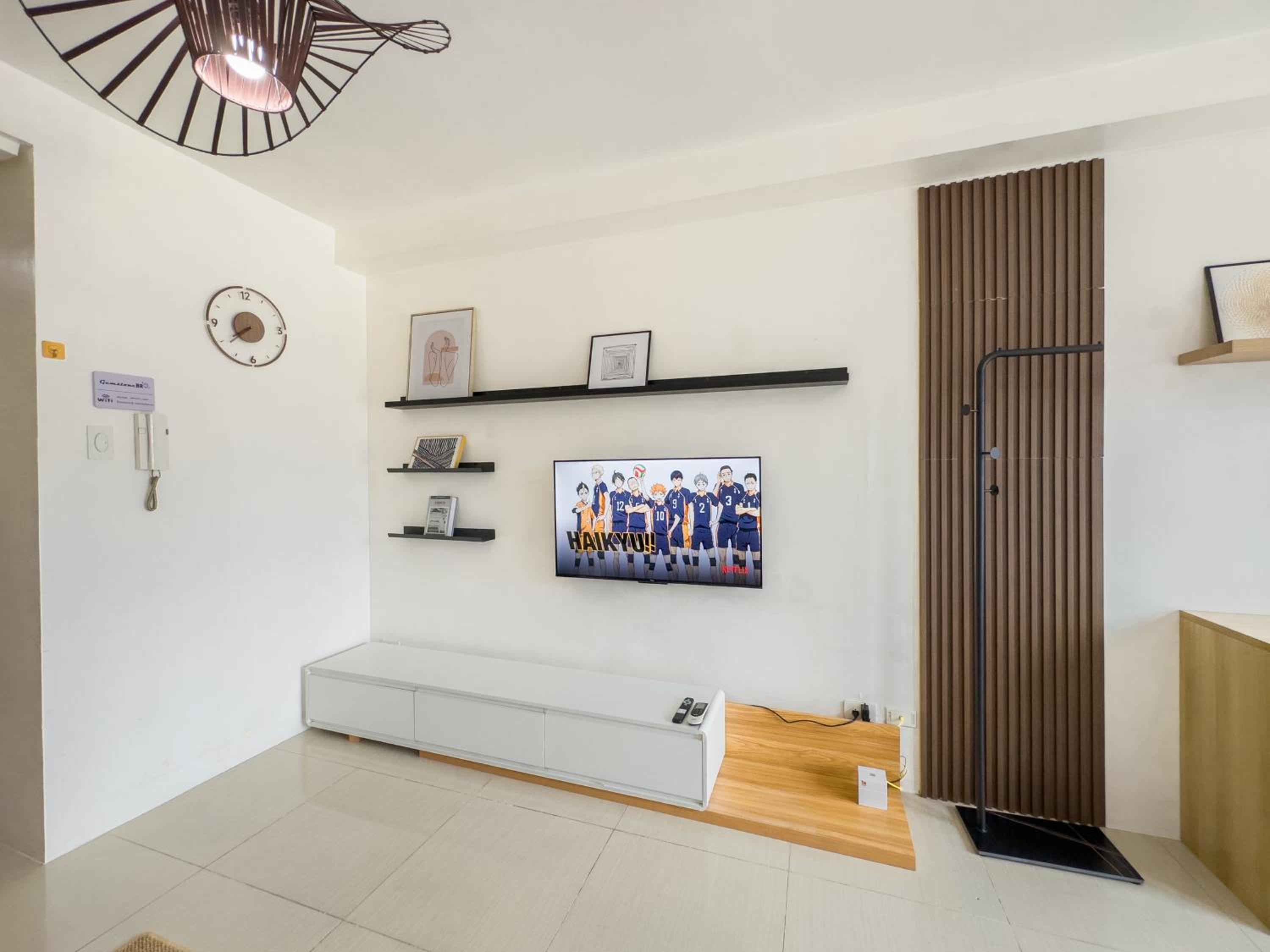 One-Bedroom Deluxe Apartment - Photo 10