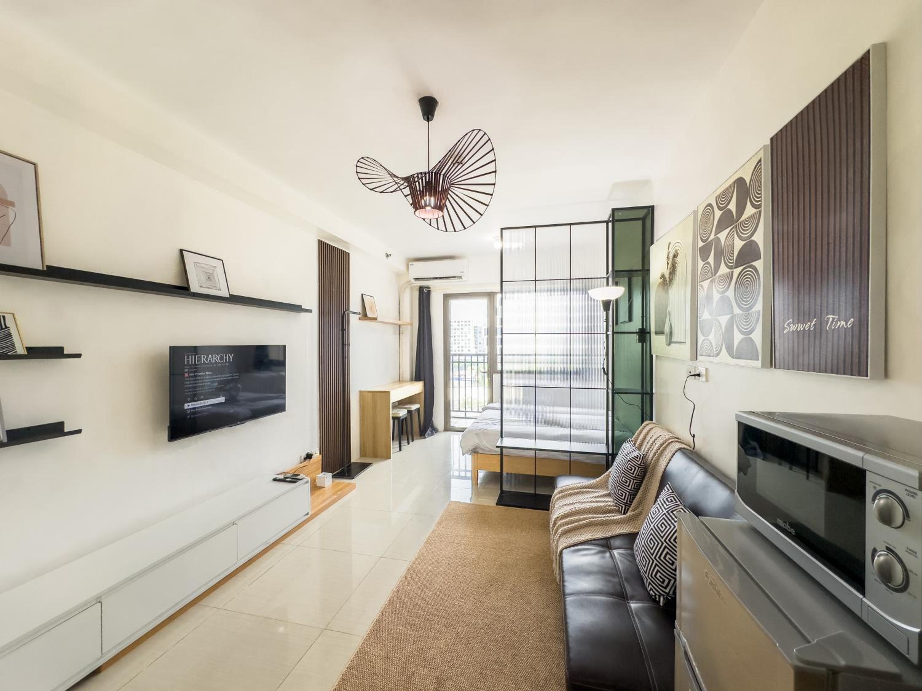 One-Bedroom Deluxe Apartment - Photo 1