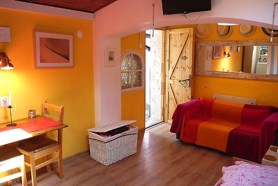 Quadruple Room with Bathroom - Photo 5