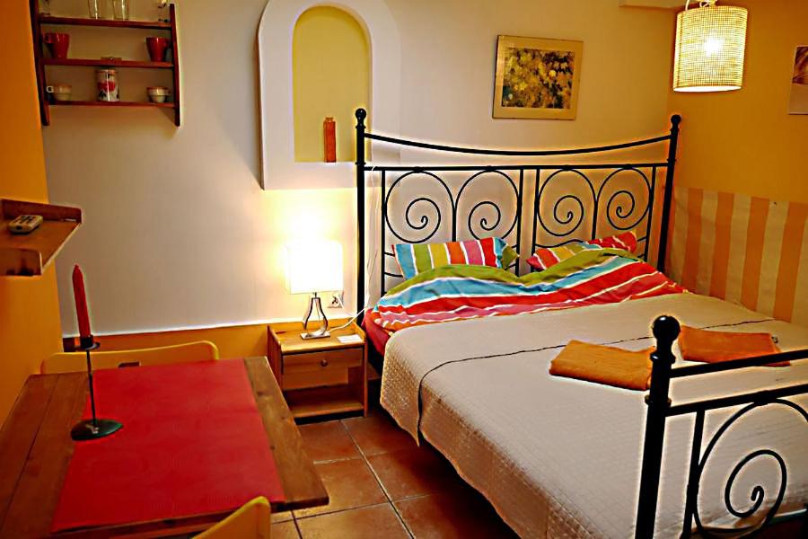Double Room with Private Bathroom - Photo 1