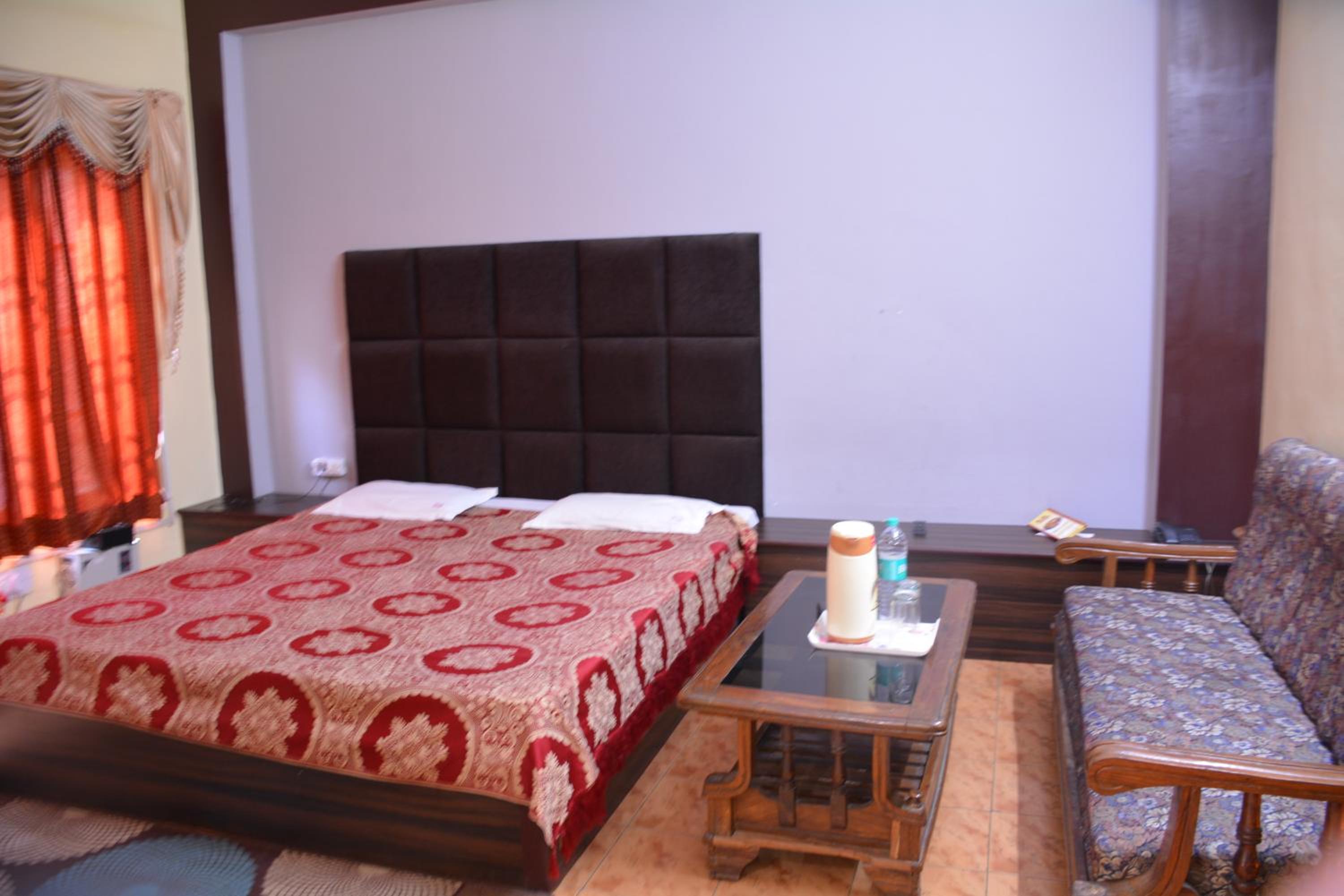Deluxe Double Room (2 Adults + 1 Child) photo 3