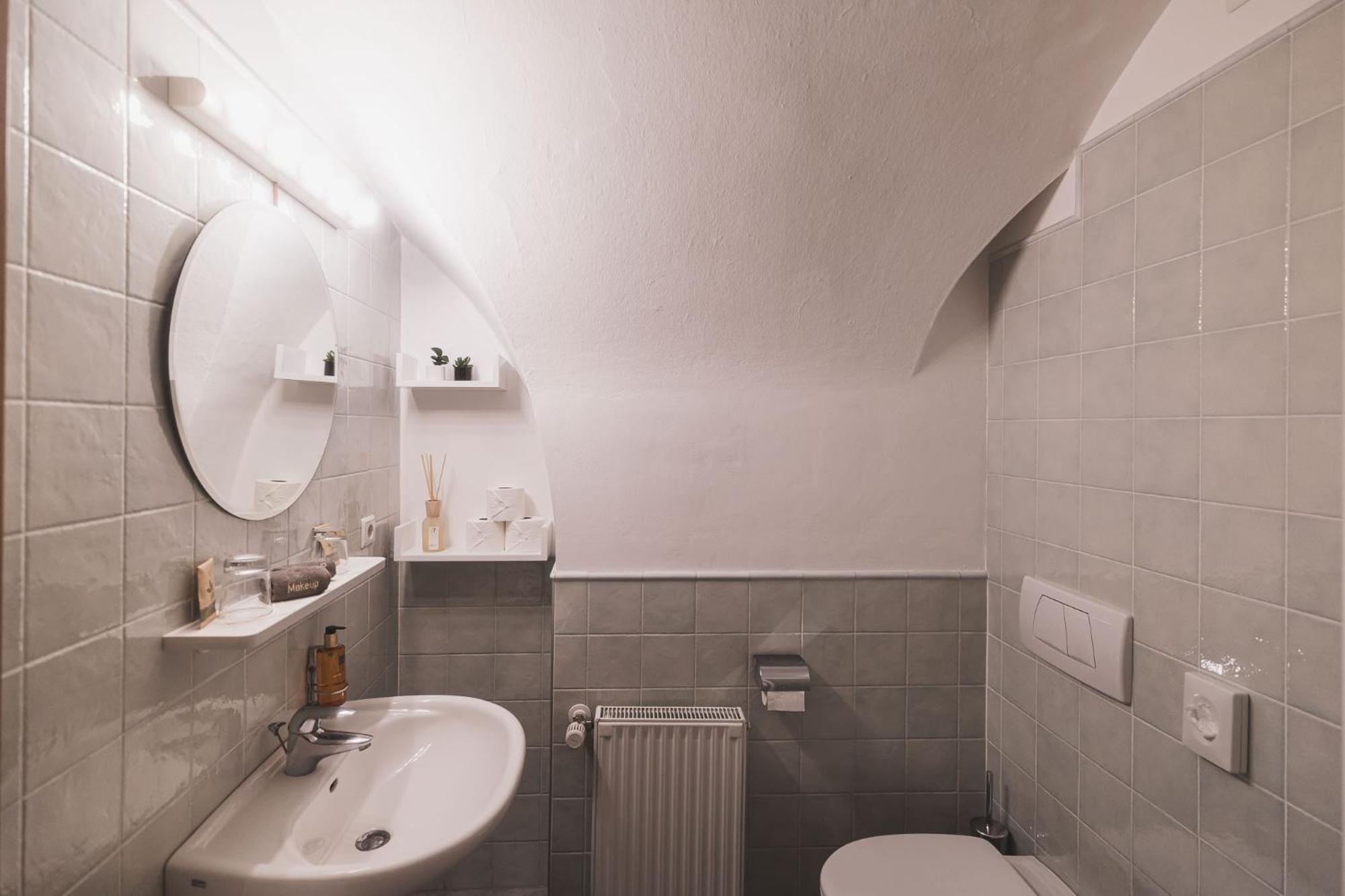 Apartment - Photo 2