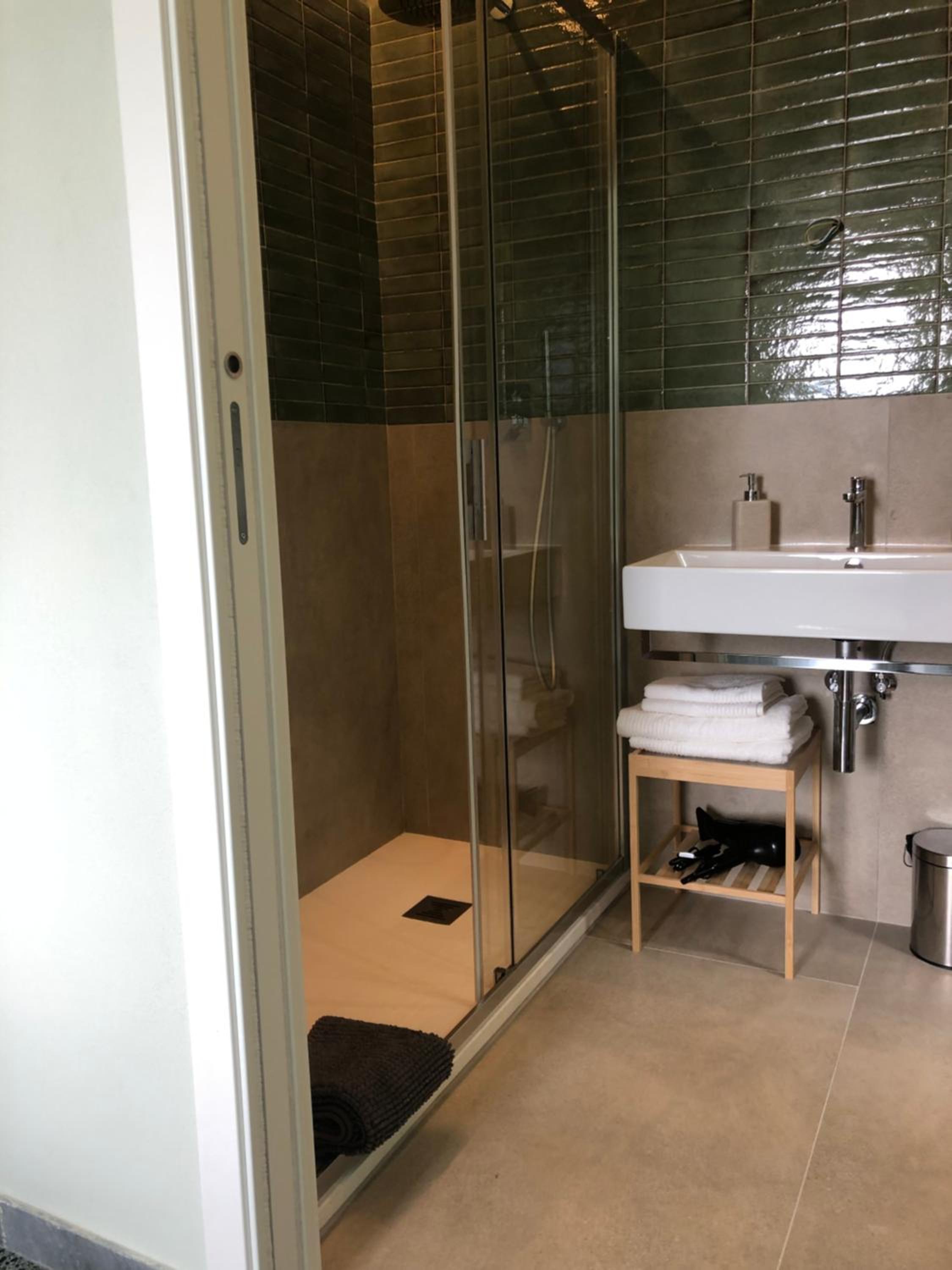 Double Room with Shared Bathroom photo 3