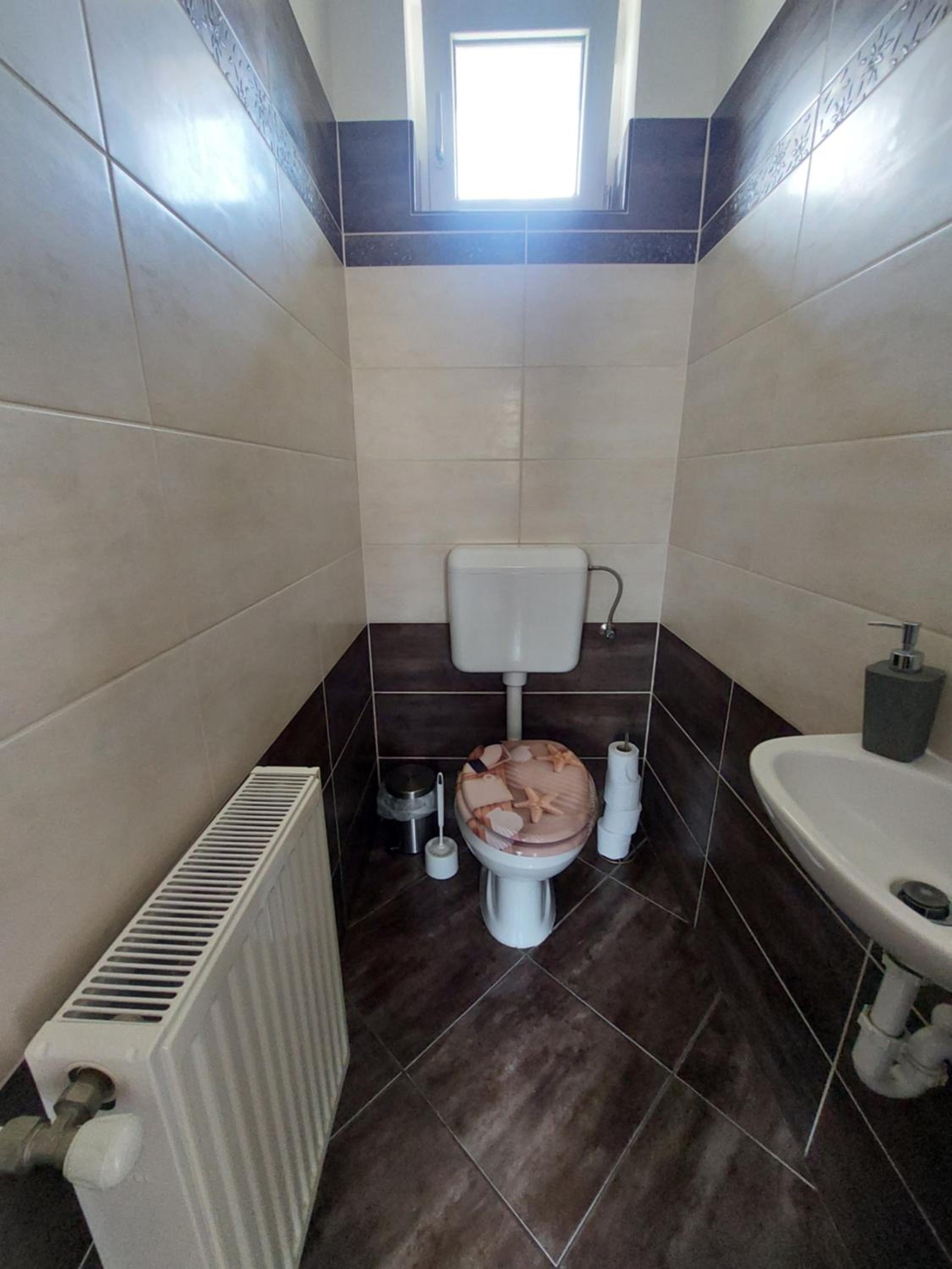Two-Bedroom Apartment - Photo 4