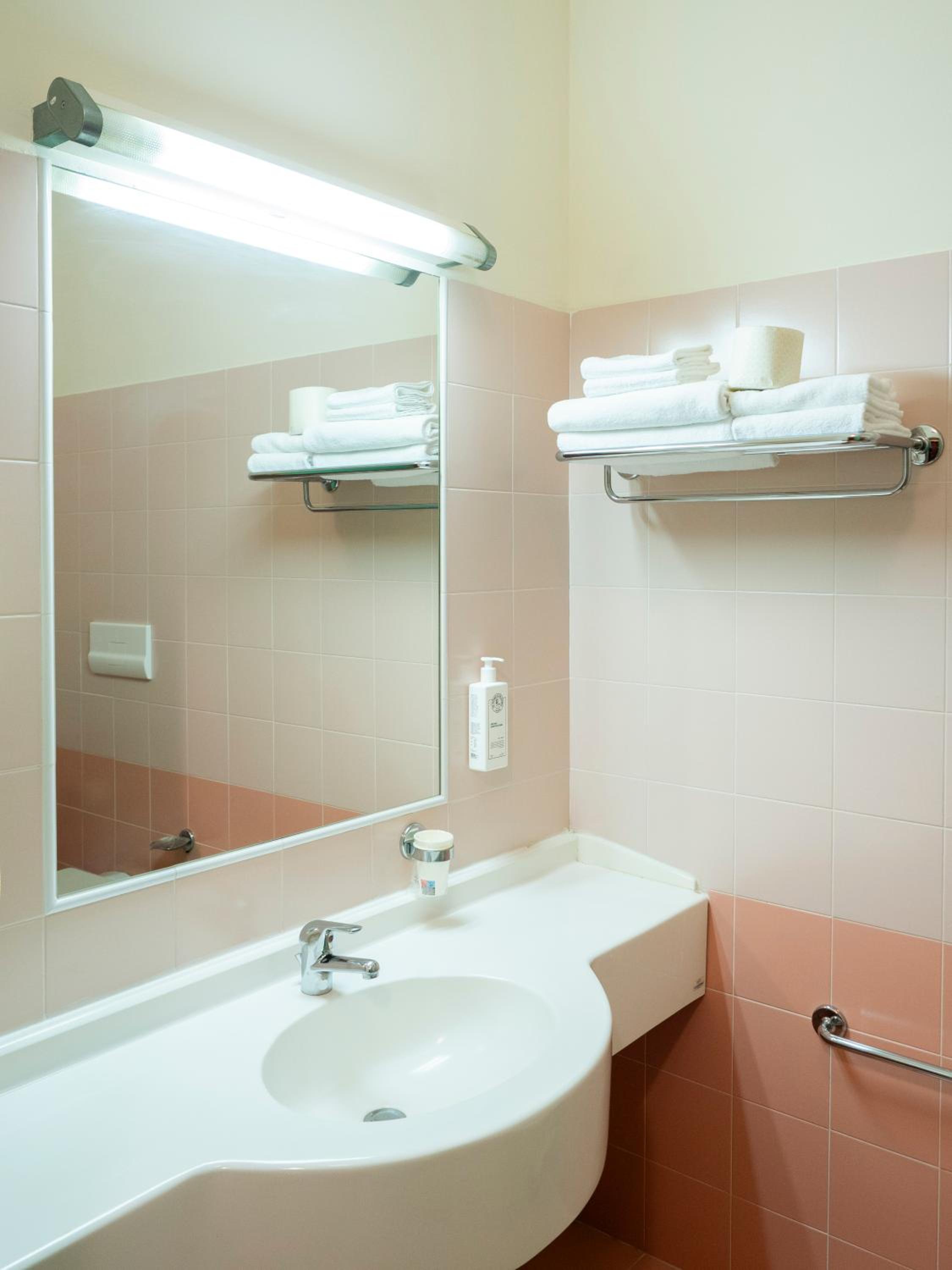 Quadruple Room - Photo 8