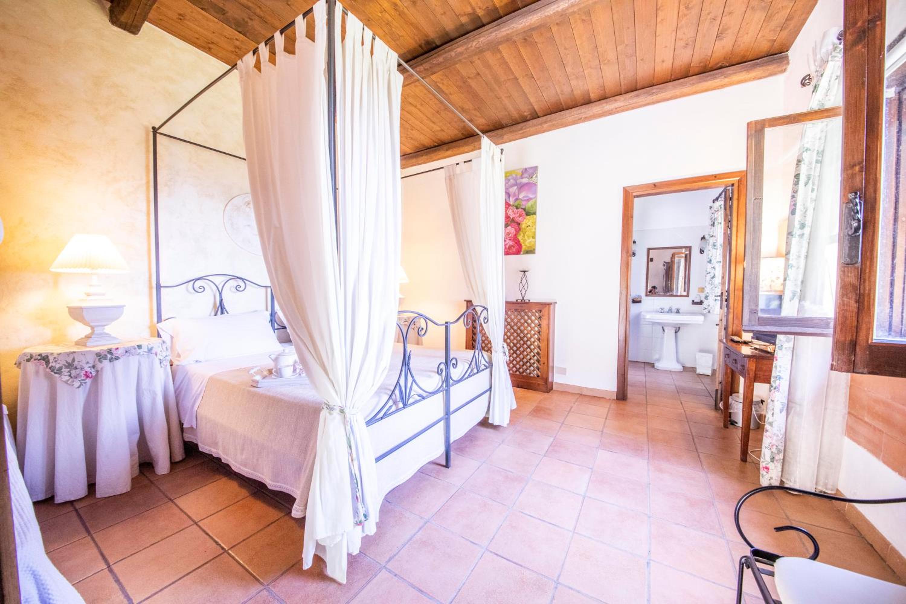 Quadruple Room with Bathroom photo 3
