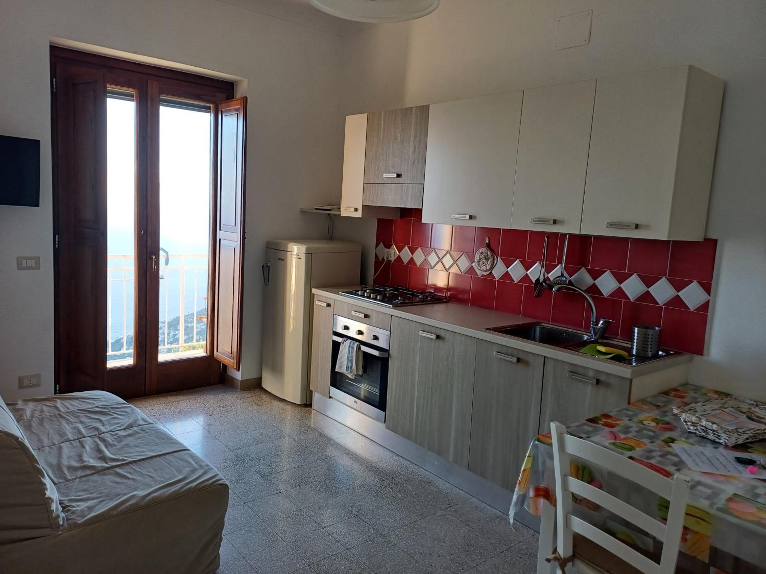 Apartment with View and Balcony - Photo 4