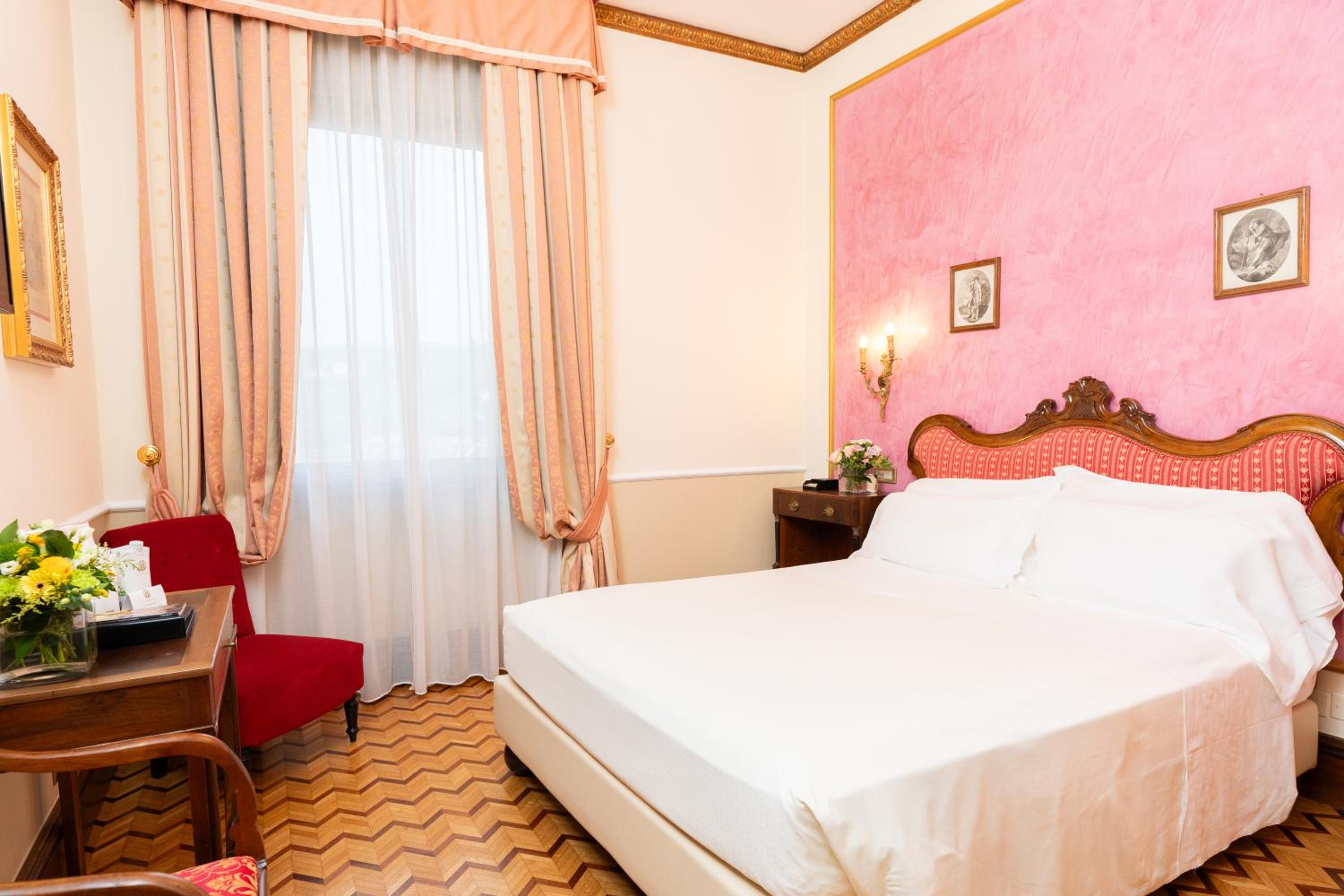 Standard Double Room - Photo 1