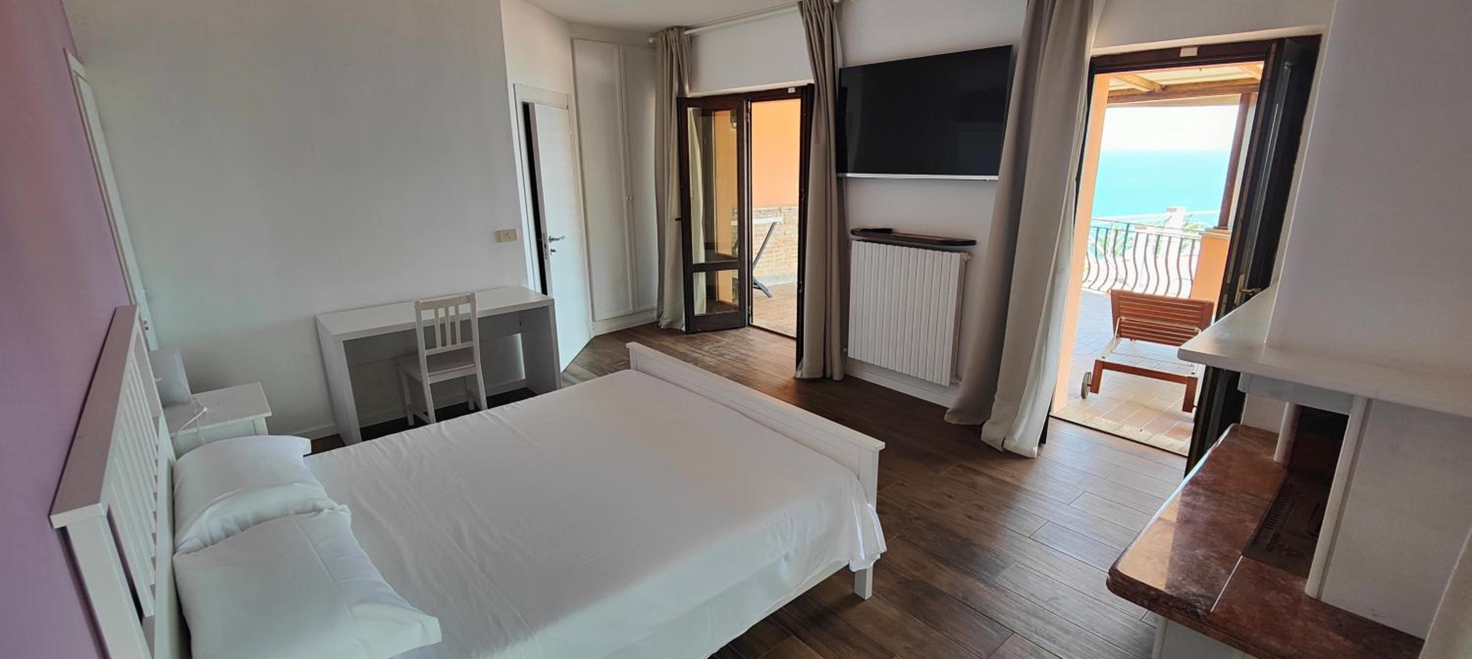 Double Room with Terrace photo 3