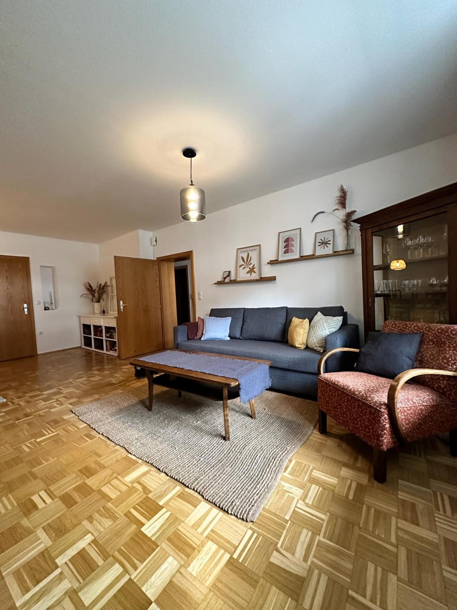 Apartment with Balcony photo 3