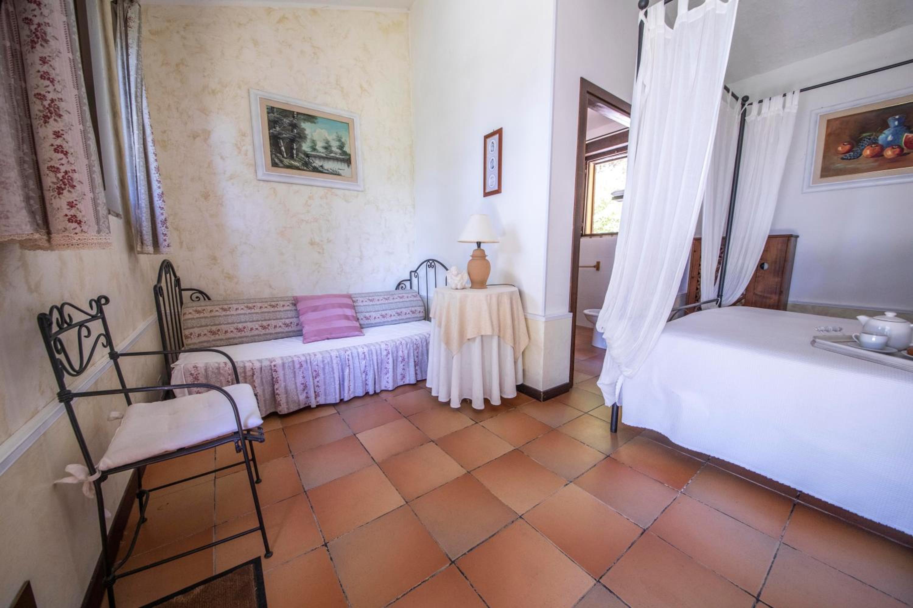 Triple Room with Private Bathroom photo 1