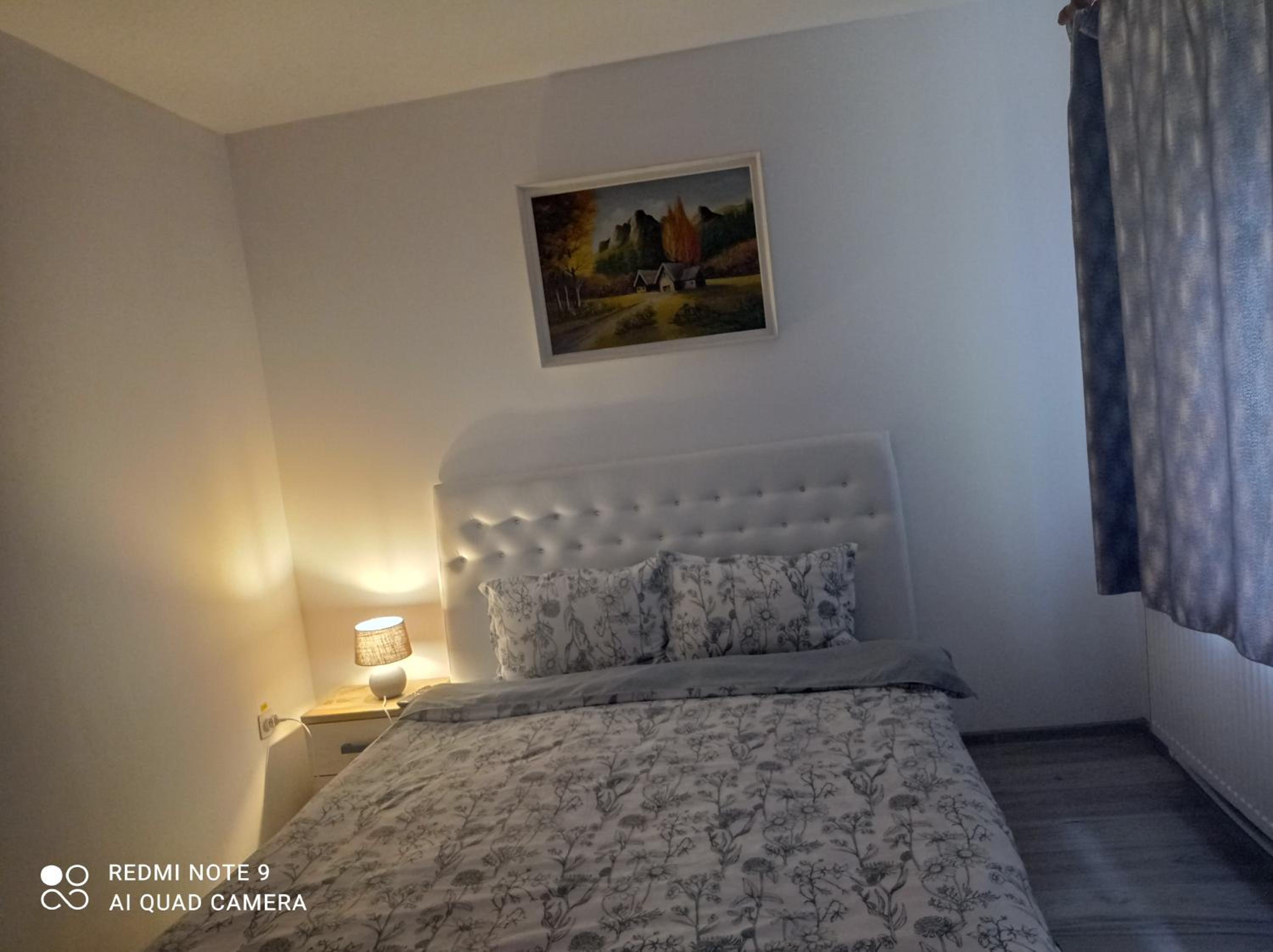 Double Room with Private Bathroom - Photo 1