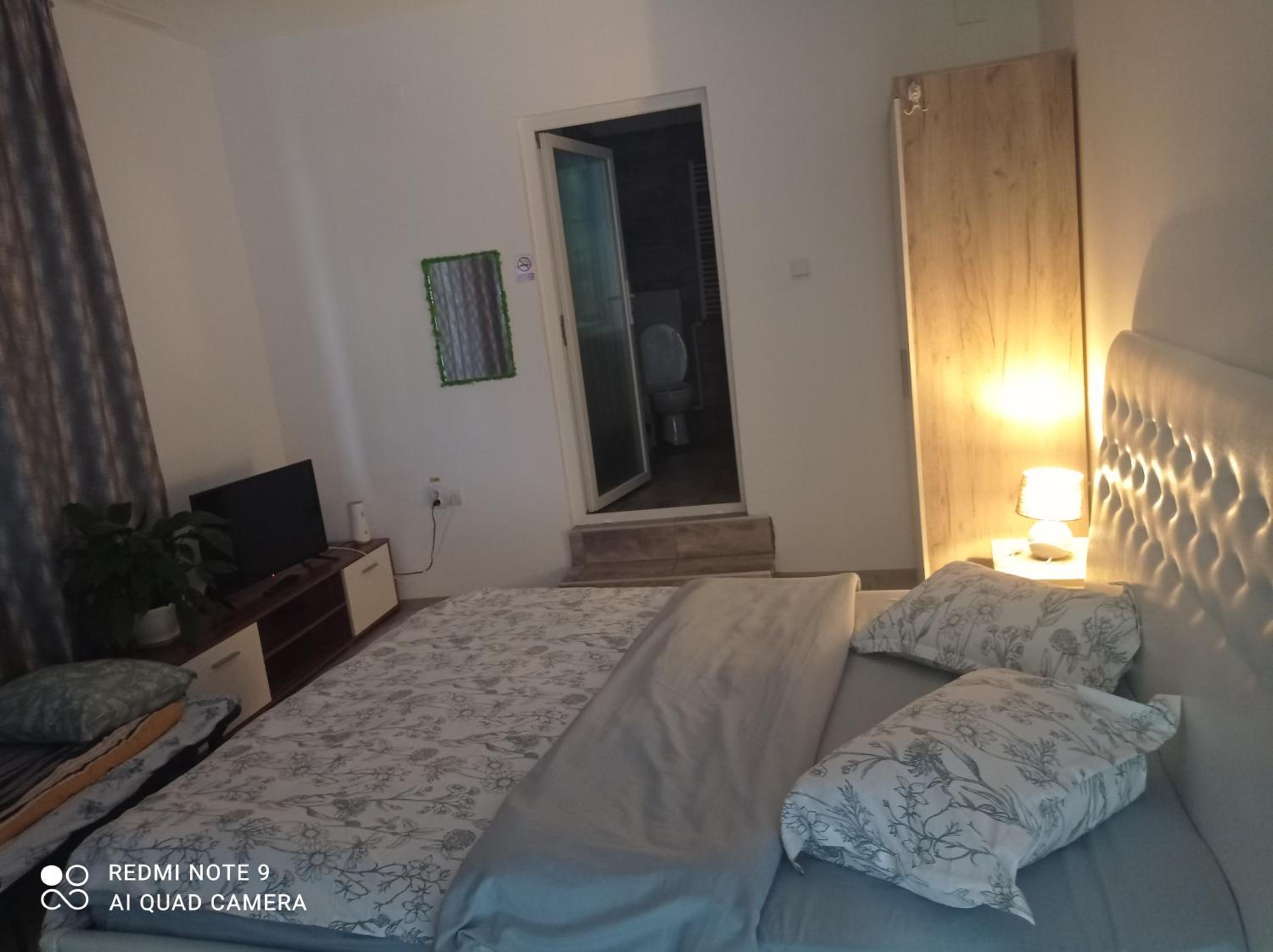 Deluxe Double Room with Extra Bed - Photo 2