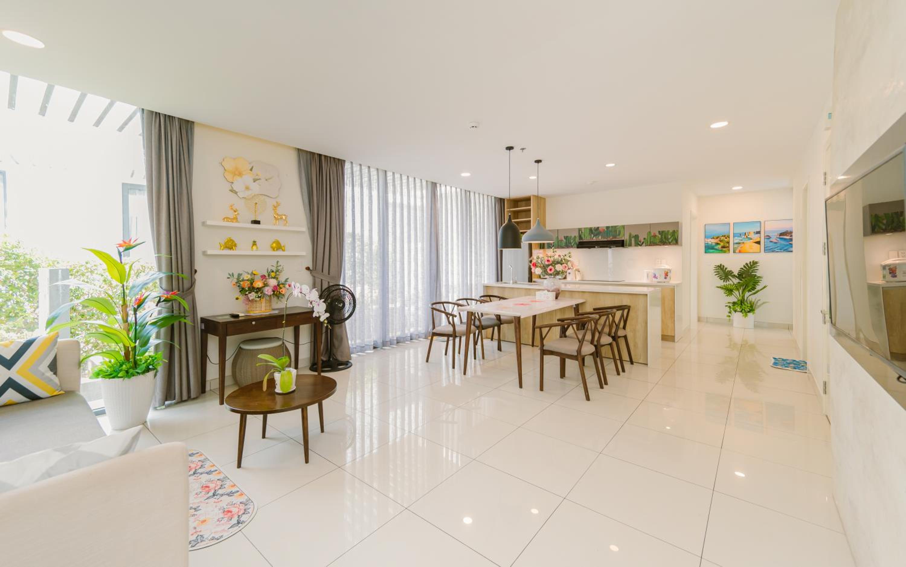 Family Room photo 3