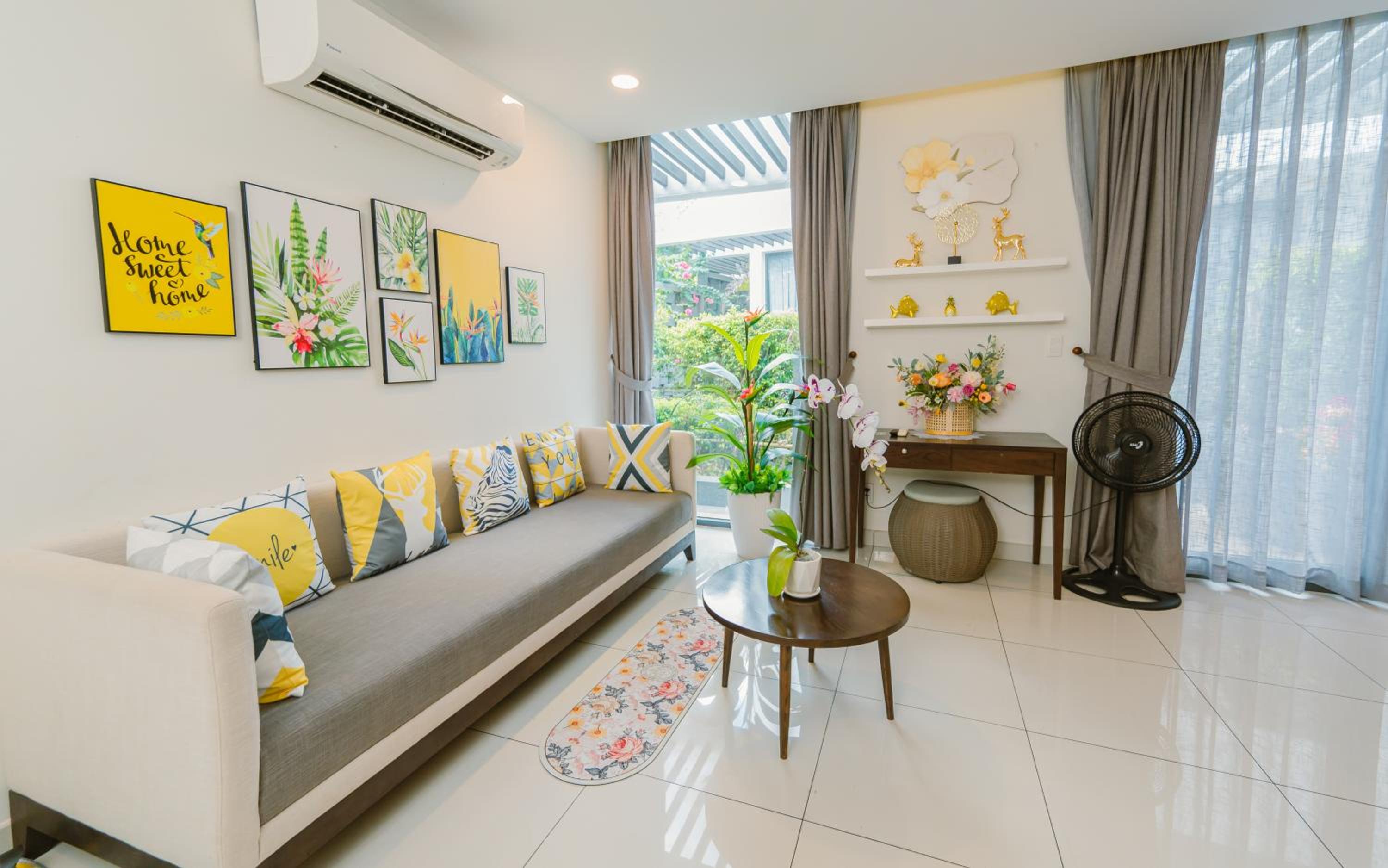Family Room photo 1
