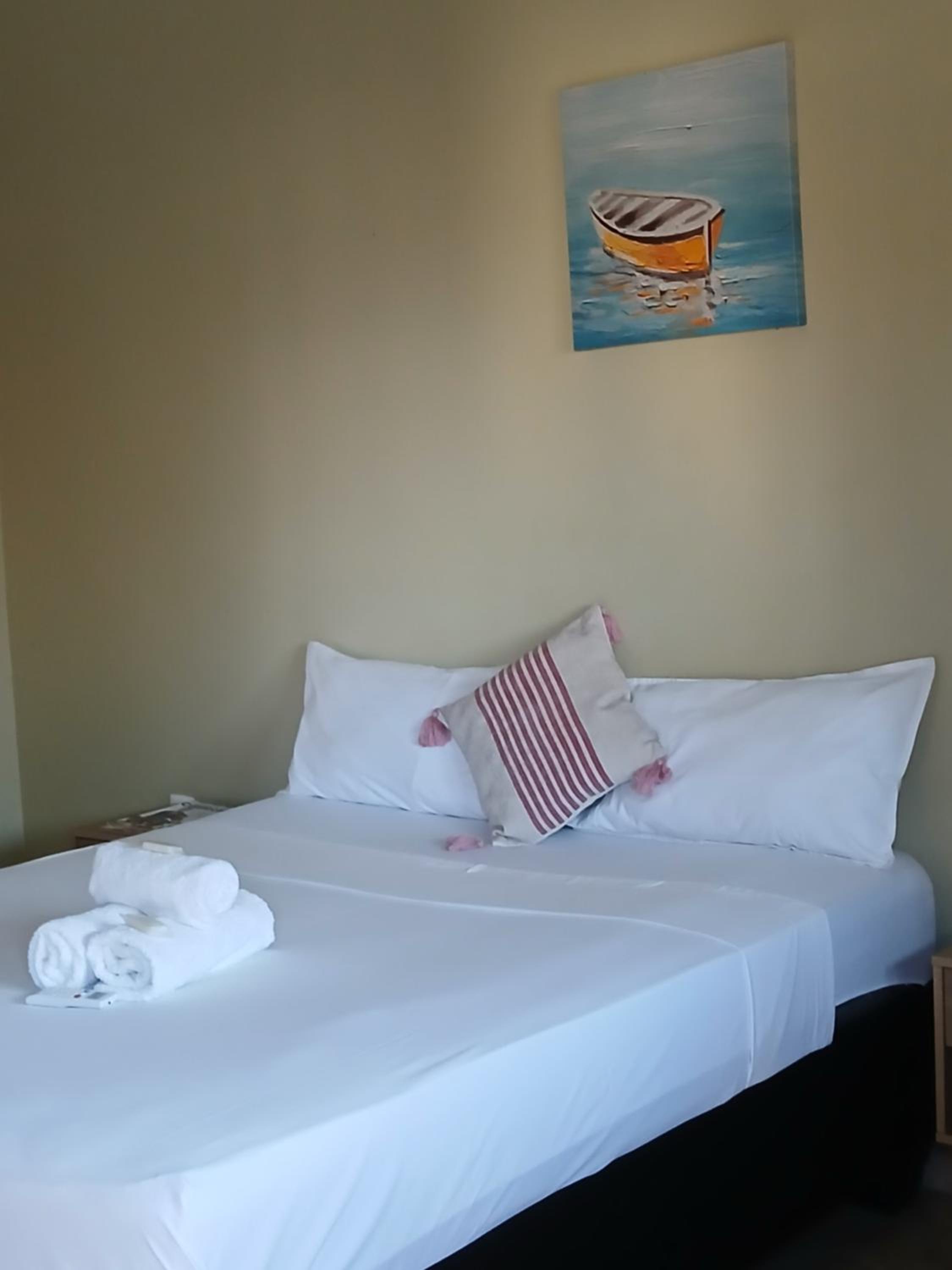 Deluxe Double Room with Extra Bed photo 1
