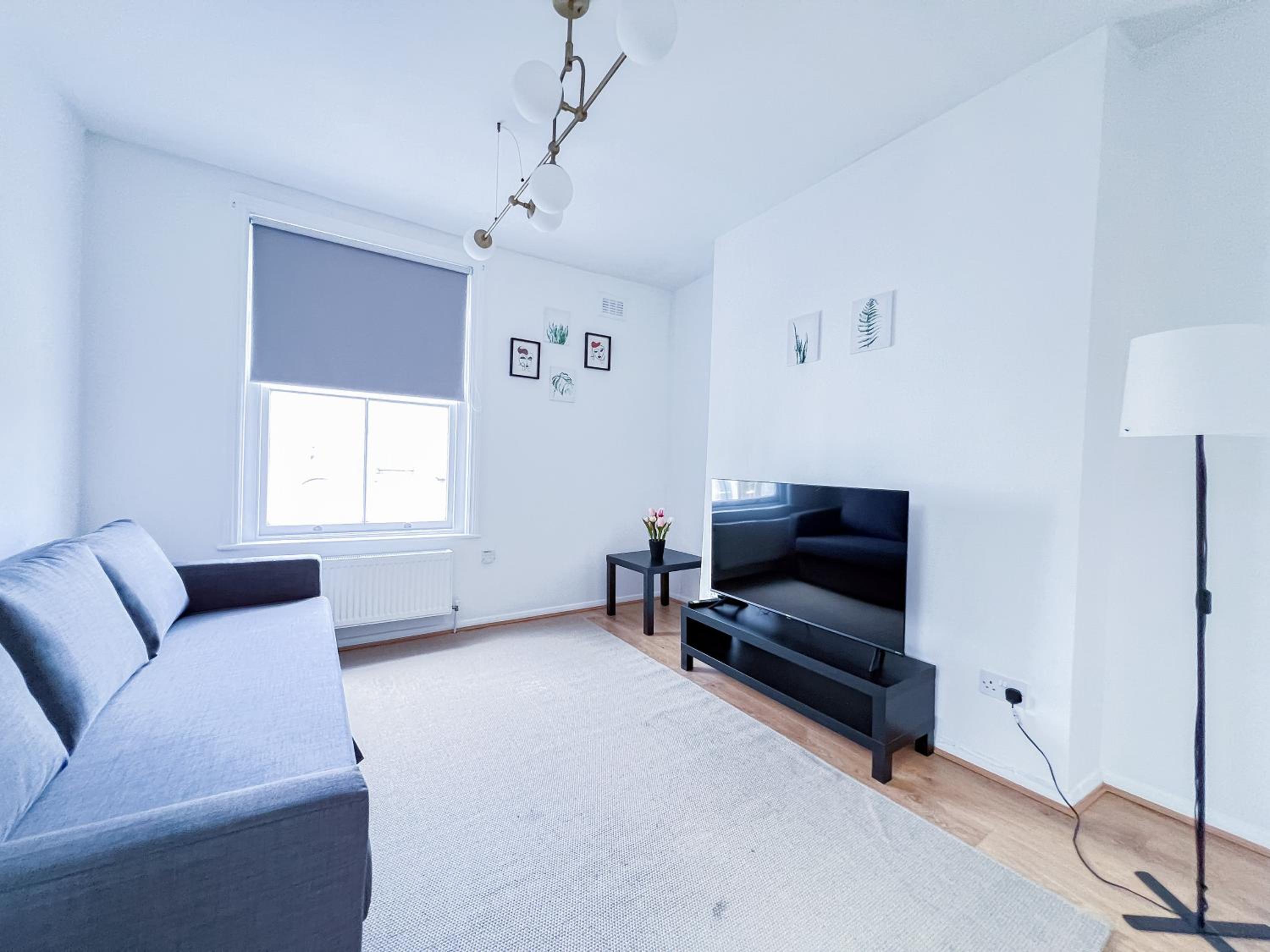 One-Bedroom Apartment photo 1