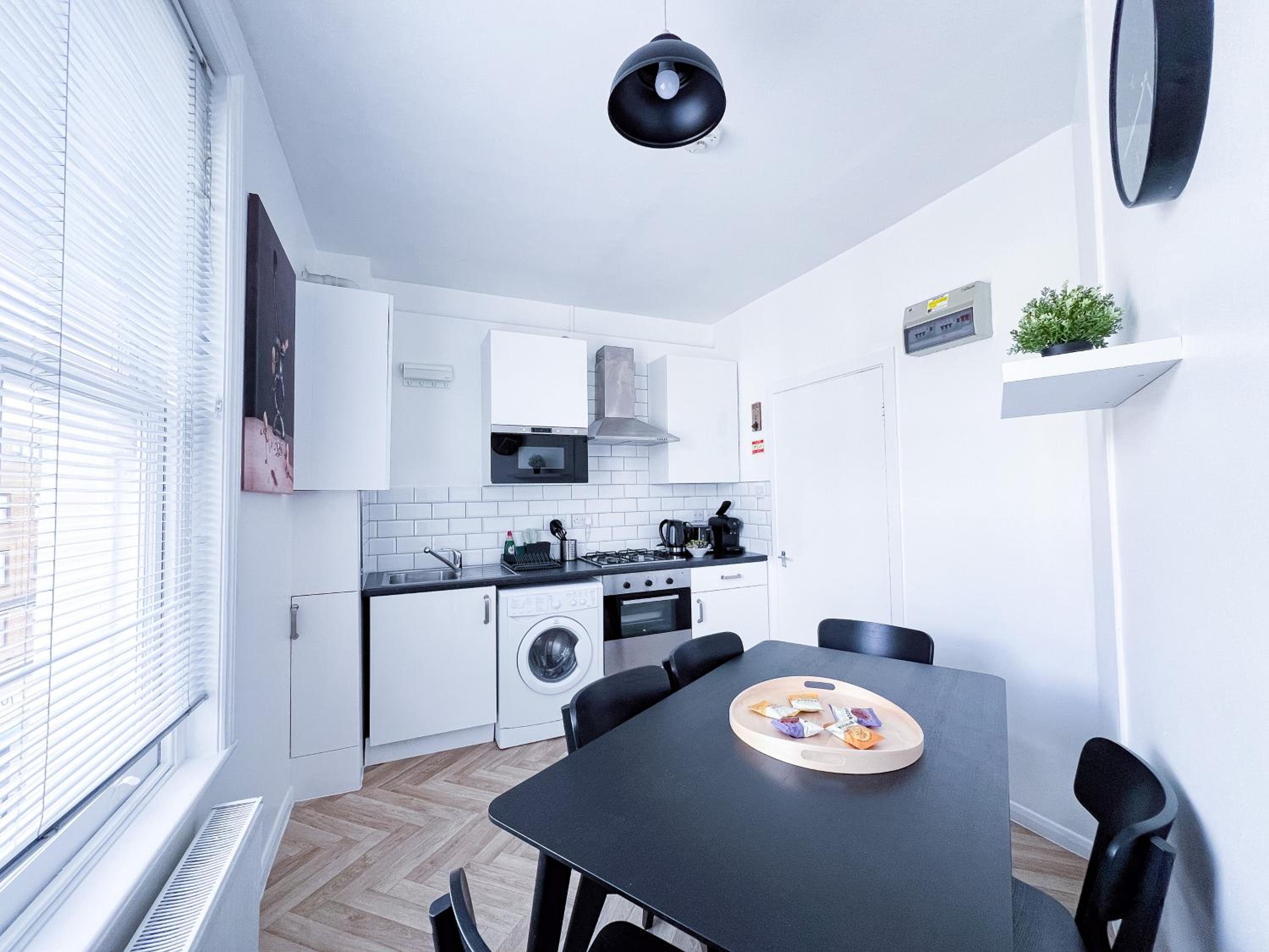 One-Bedroom Apartment photo 2