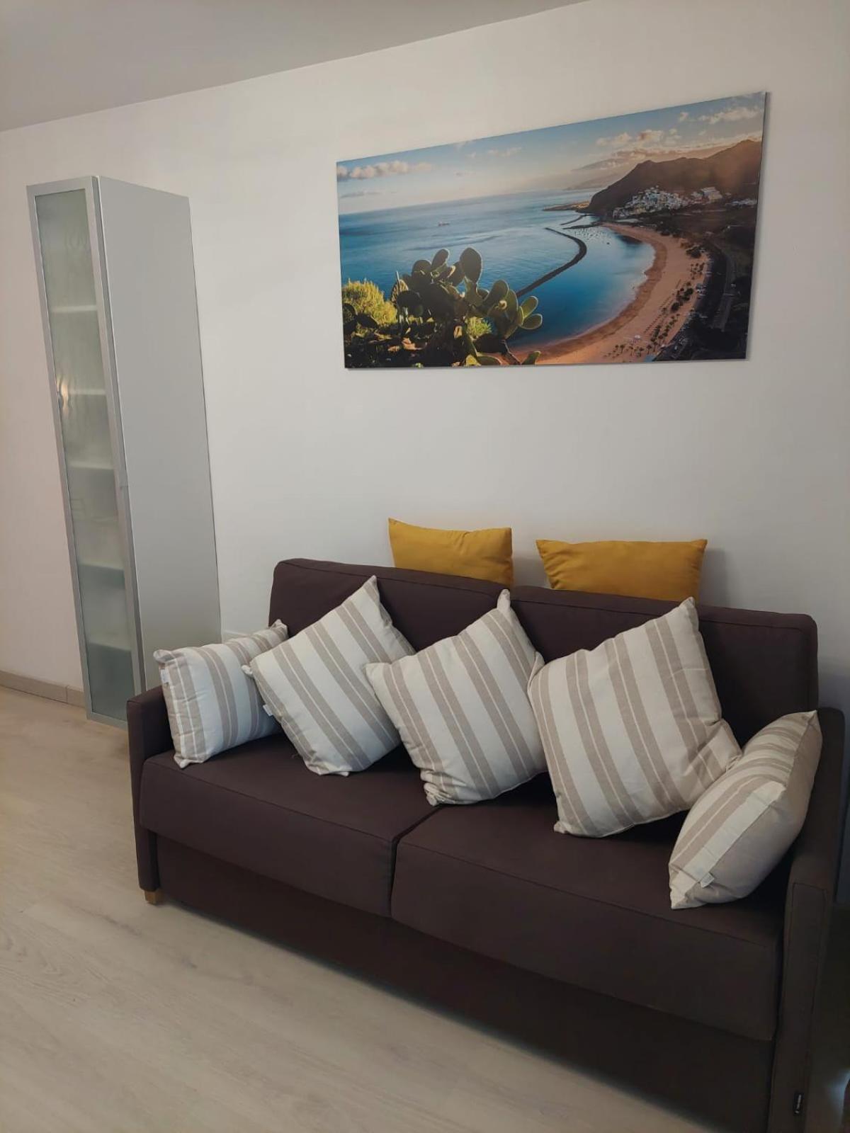 Estudio con vista al mar