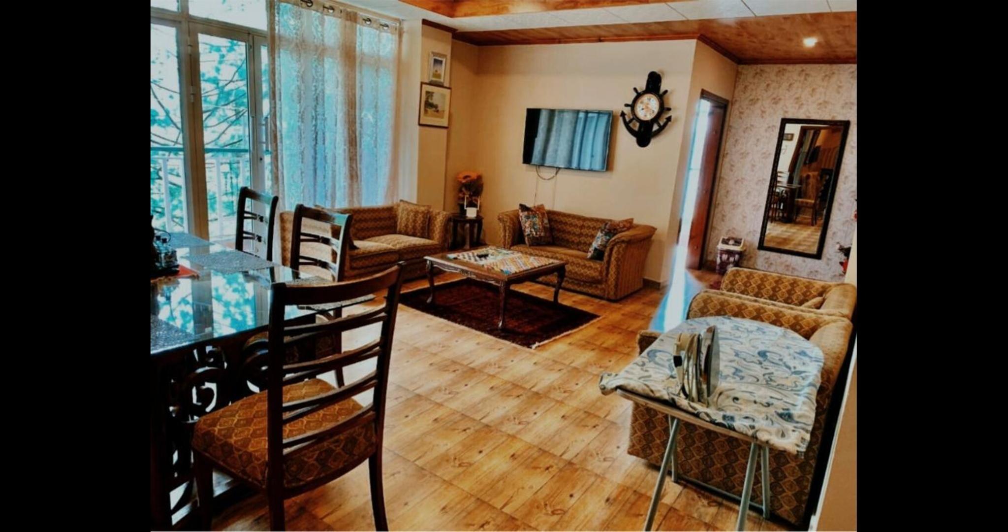 Apartment With Mountain View photo 2