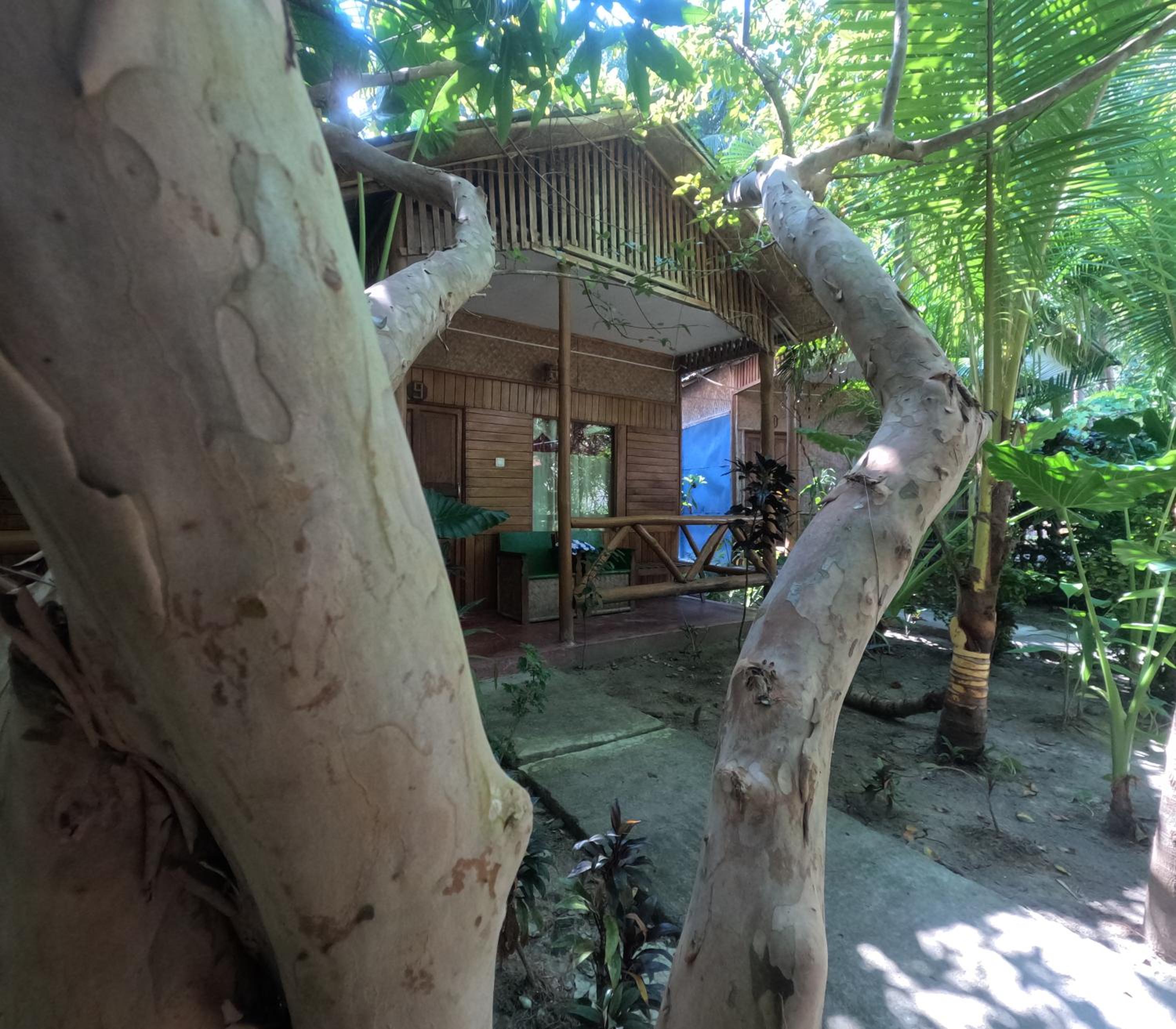 Deluxe Double Room with Balcony - Photo 25