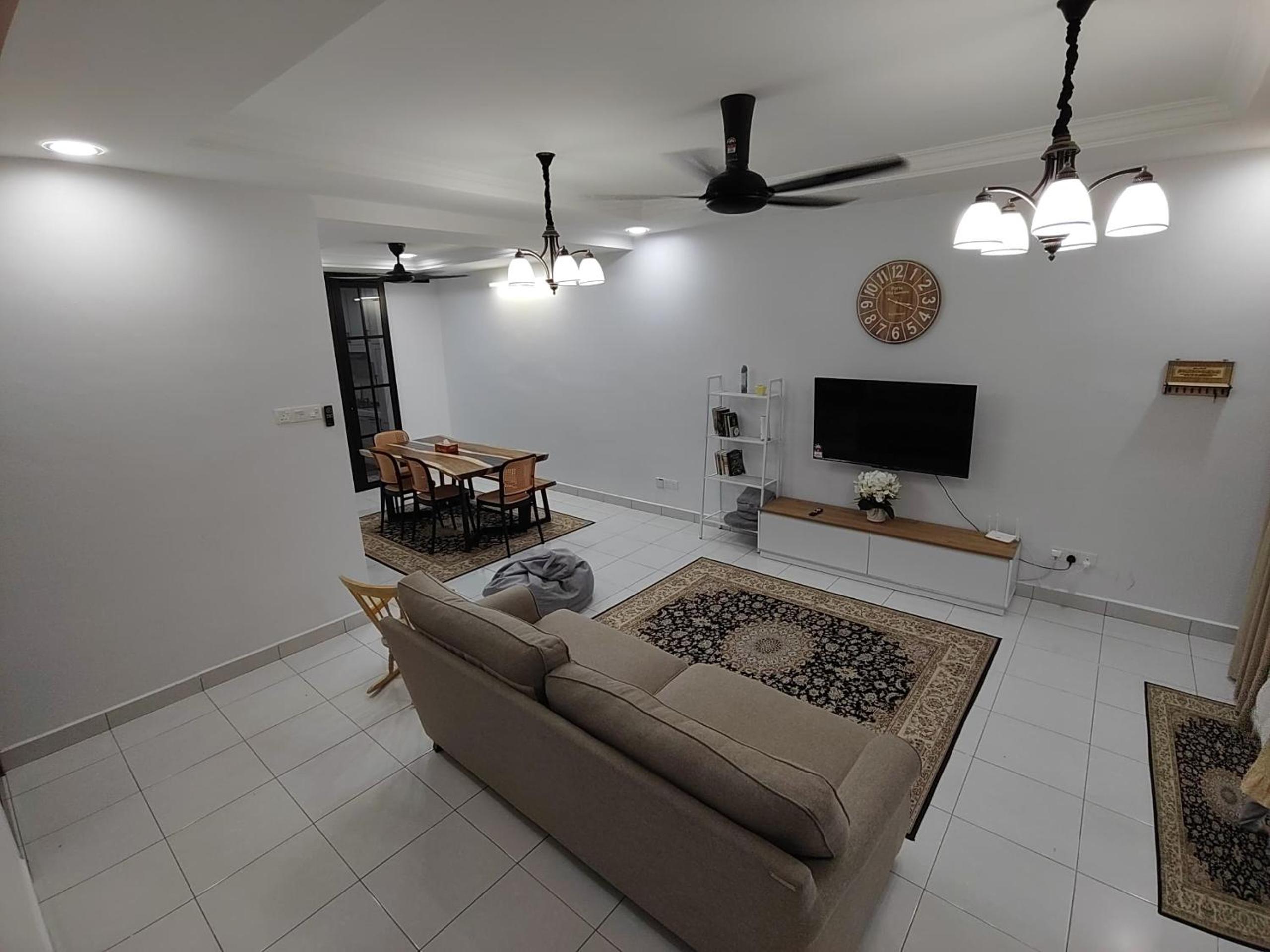 Four-Bedroom House photo 1