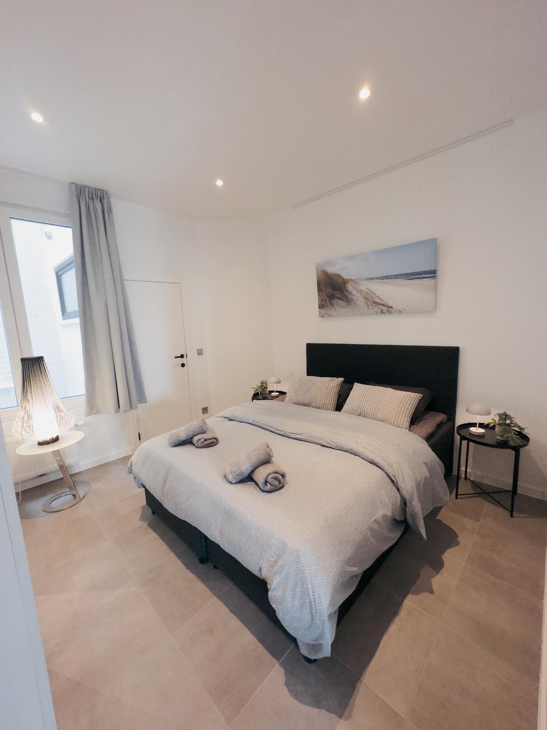 Two-Bedroom Apartment with Balcony photo 3