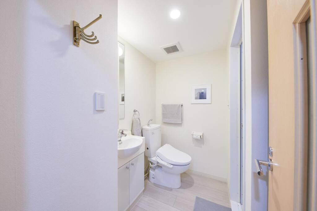 One-Bedroom Apartment photo 3