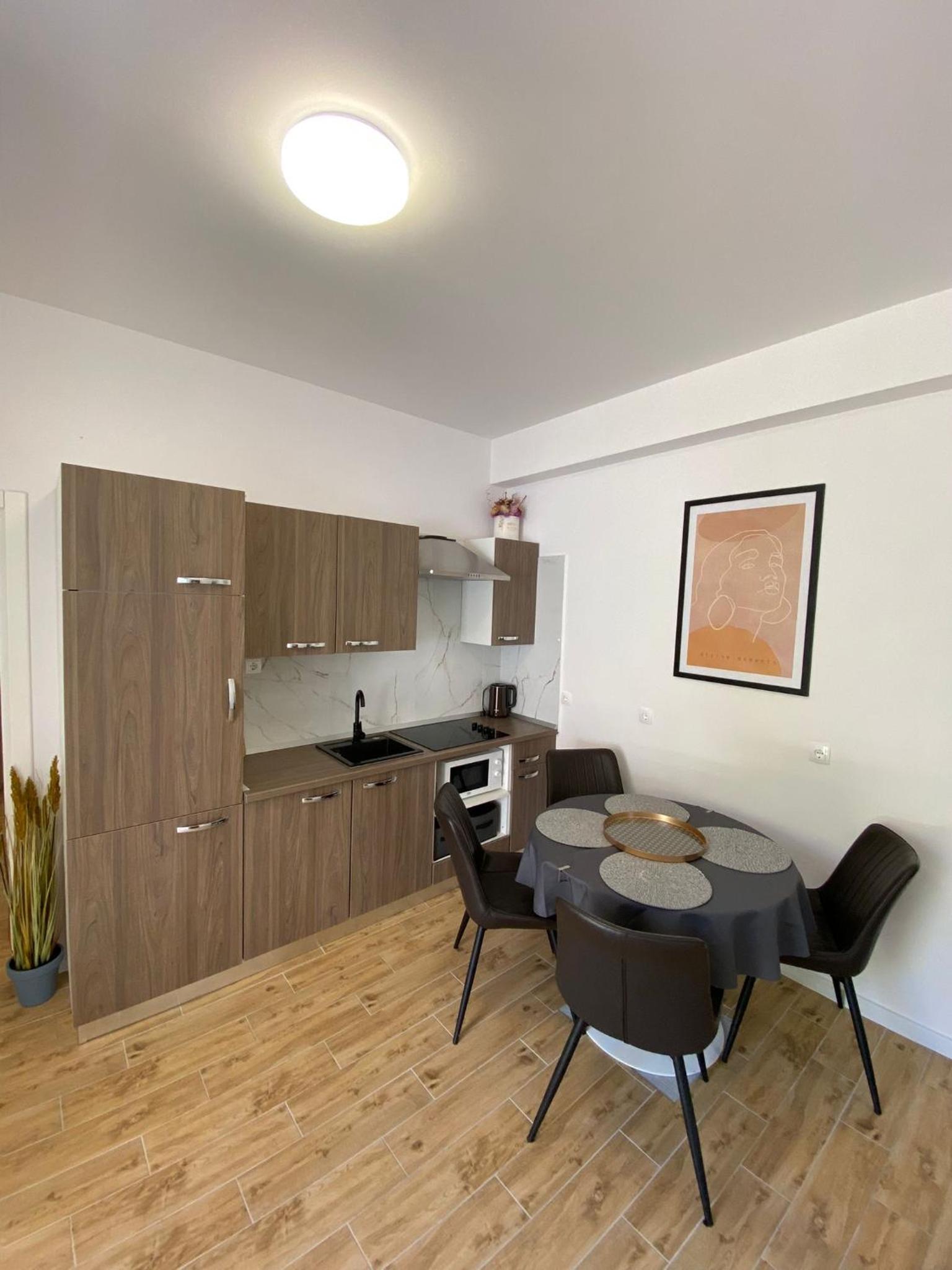 Two-Bedroom Deluxe Apartment photo 3