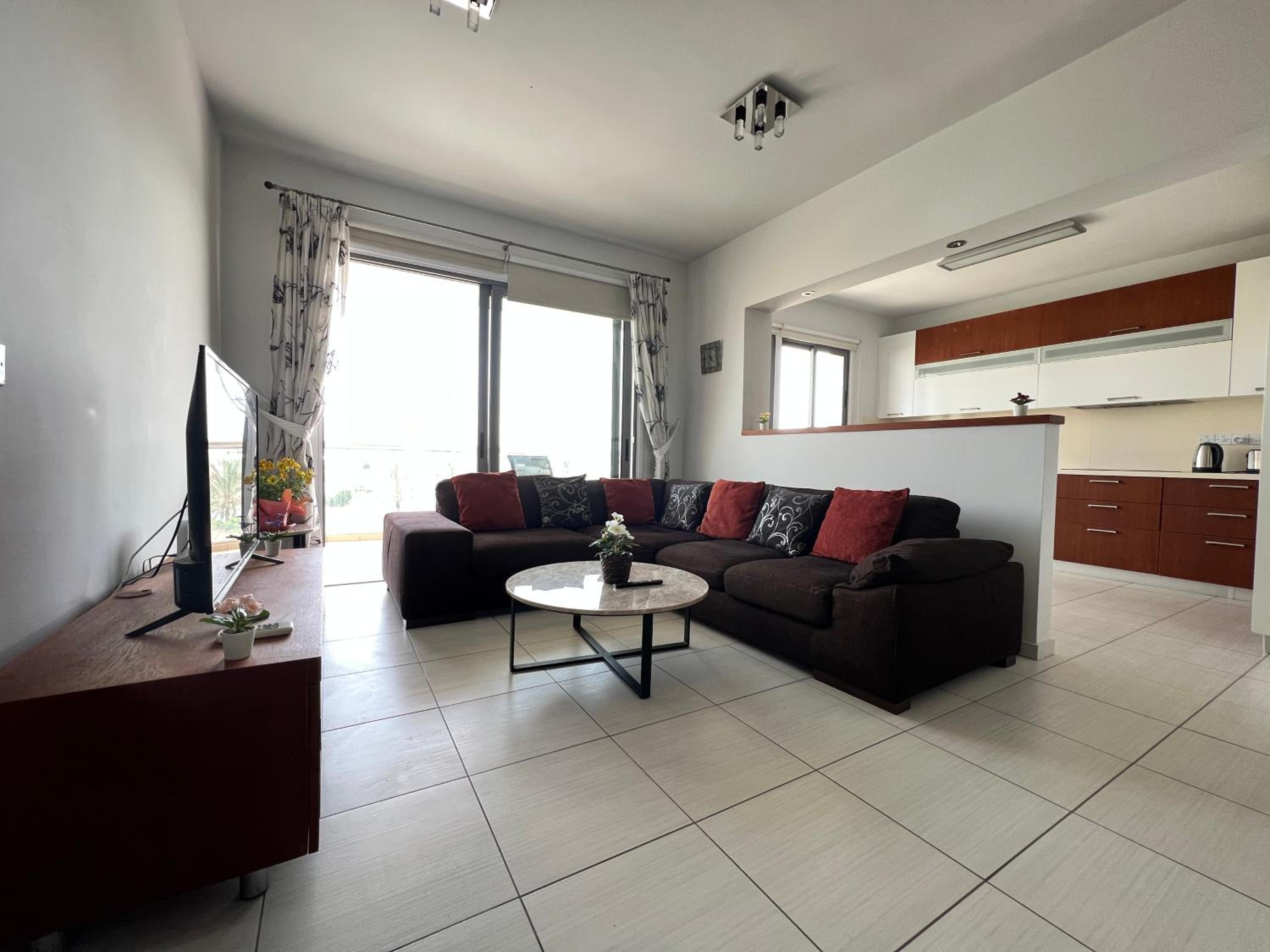 Two-Bedroom Apartment with Balcony photo 3