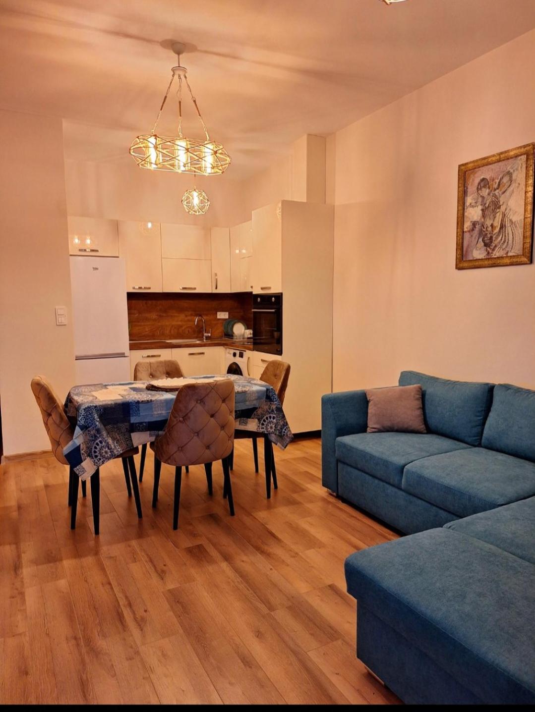 One-Bedroom Apartment photo 2