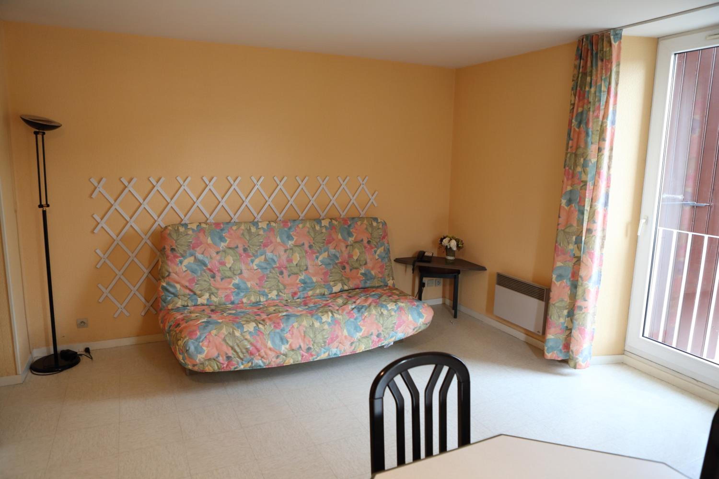 Apartment with Two Single Beds - Non-Smoking photo 2