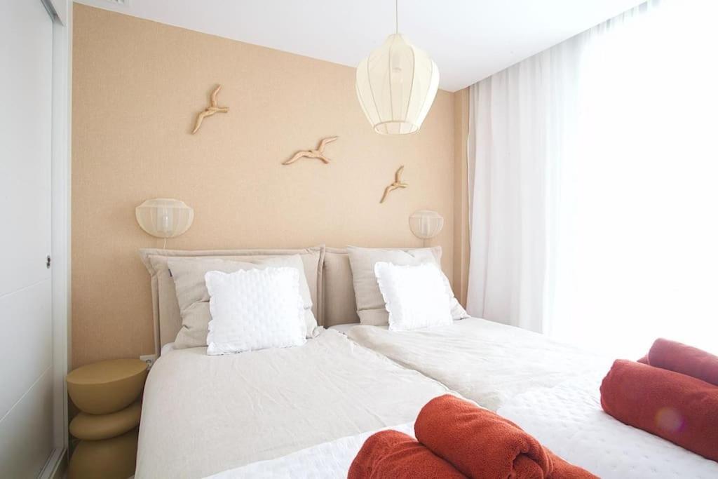 Apartamento de Dos Habitaciones con Terraza