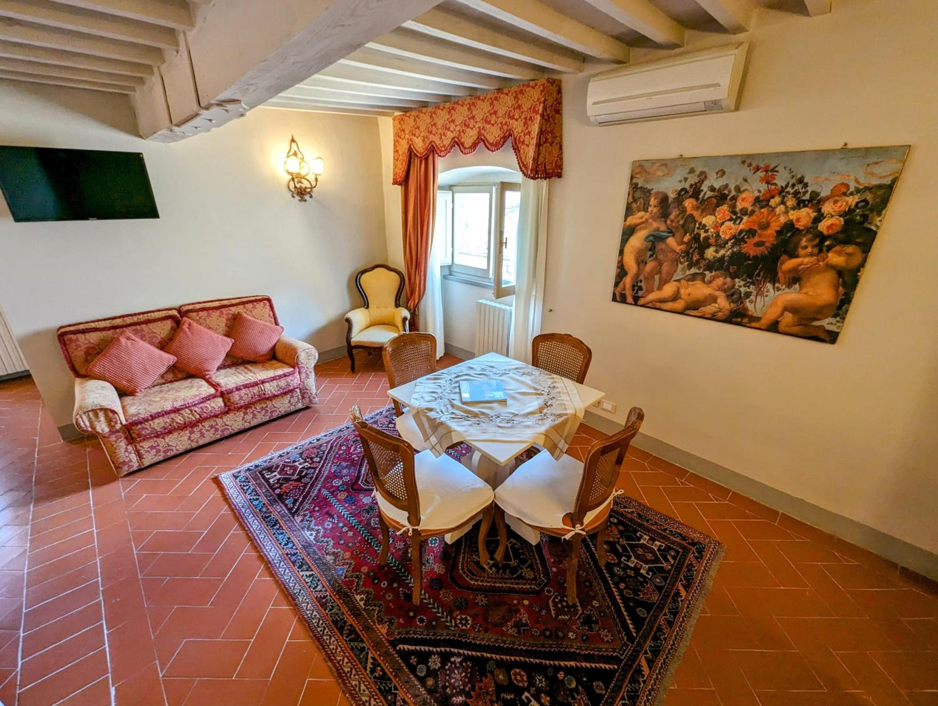 Suite with Balcony - Photo 3