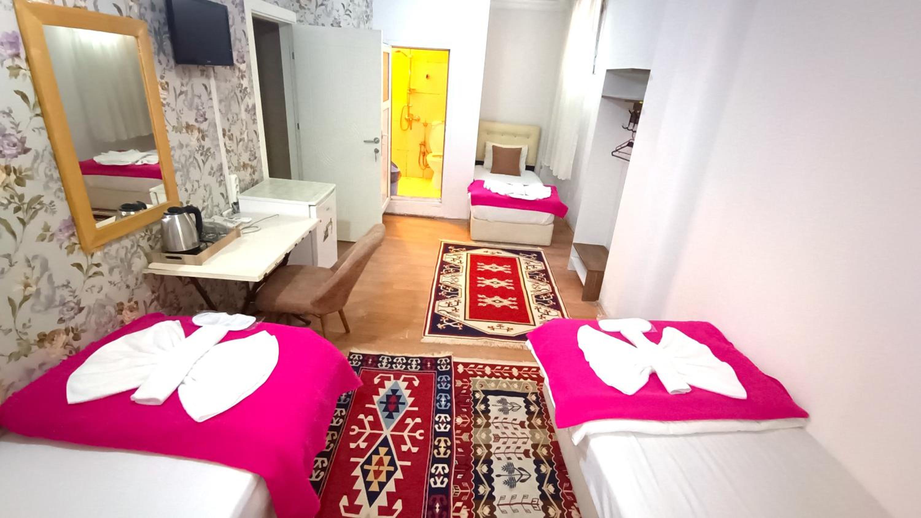 Standard Triple Room photo 2