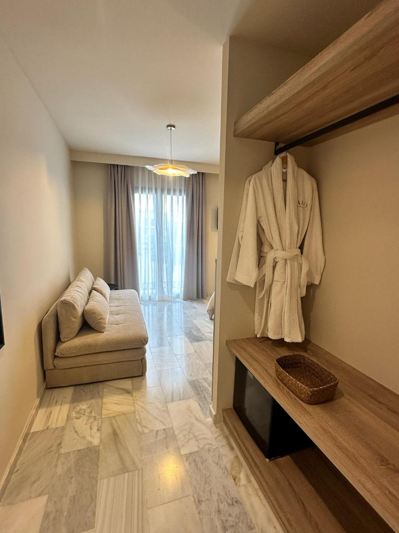 Junior Suite with Balcony photo 3