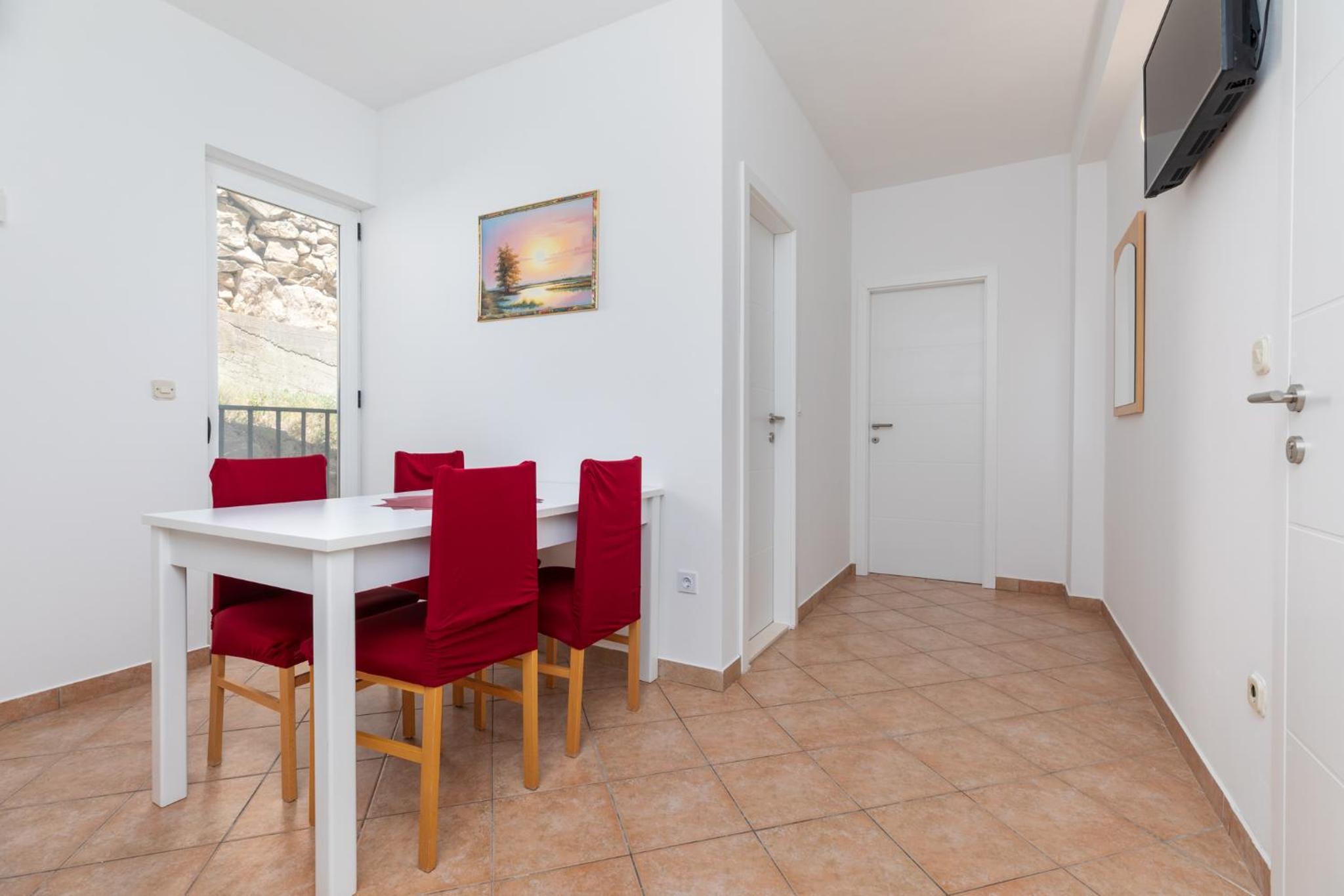 Apartment with Sea View - Photo 7