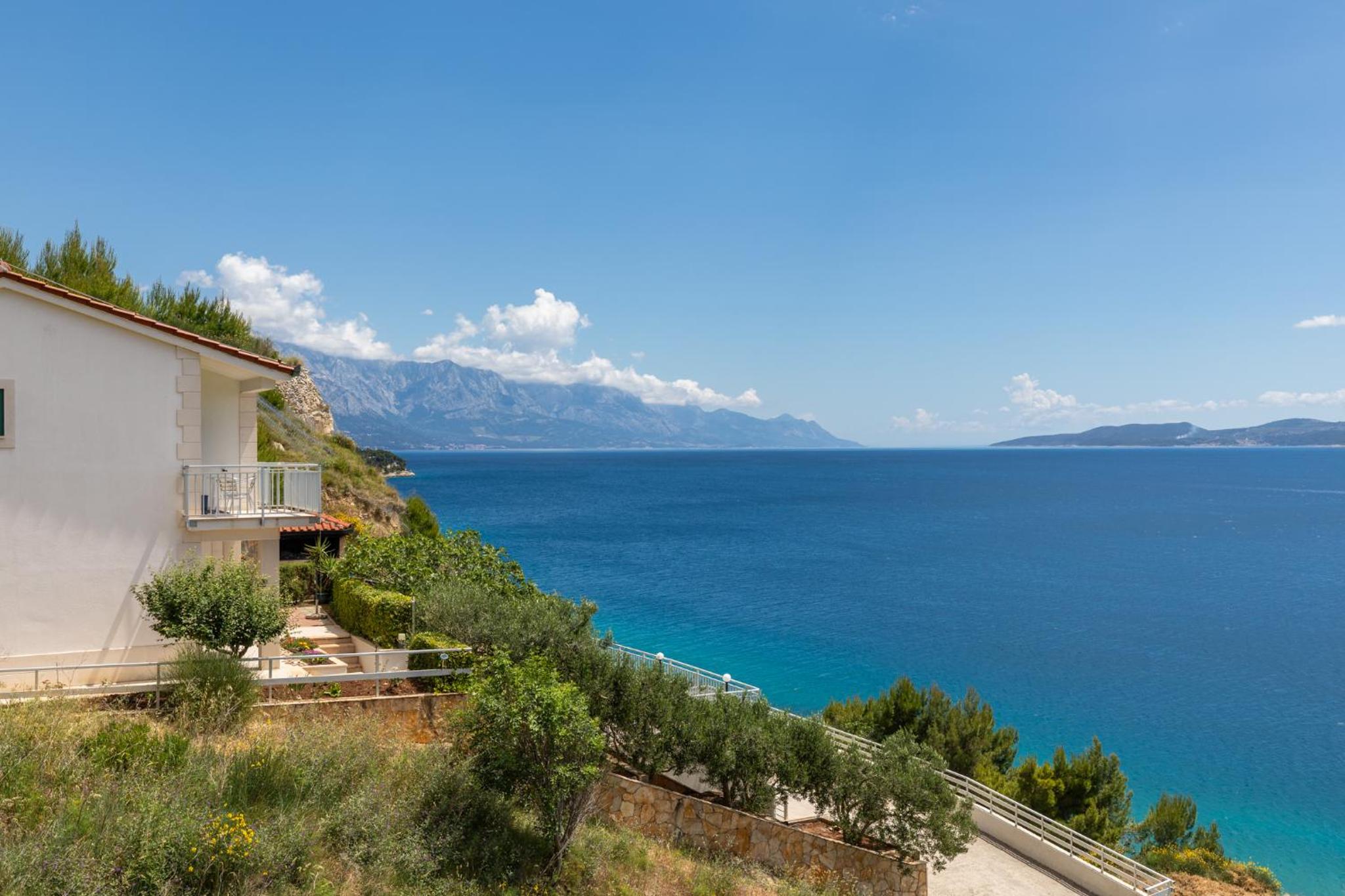 Apartment with Sea View - Photo 2