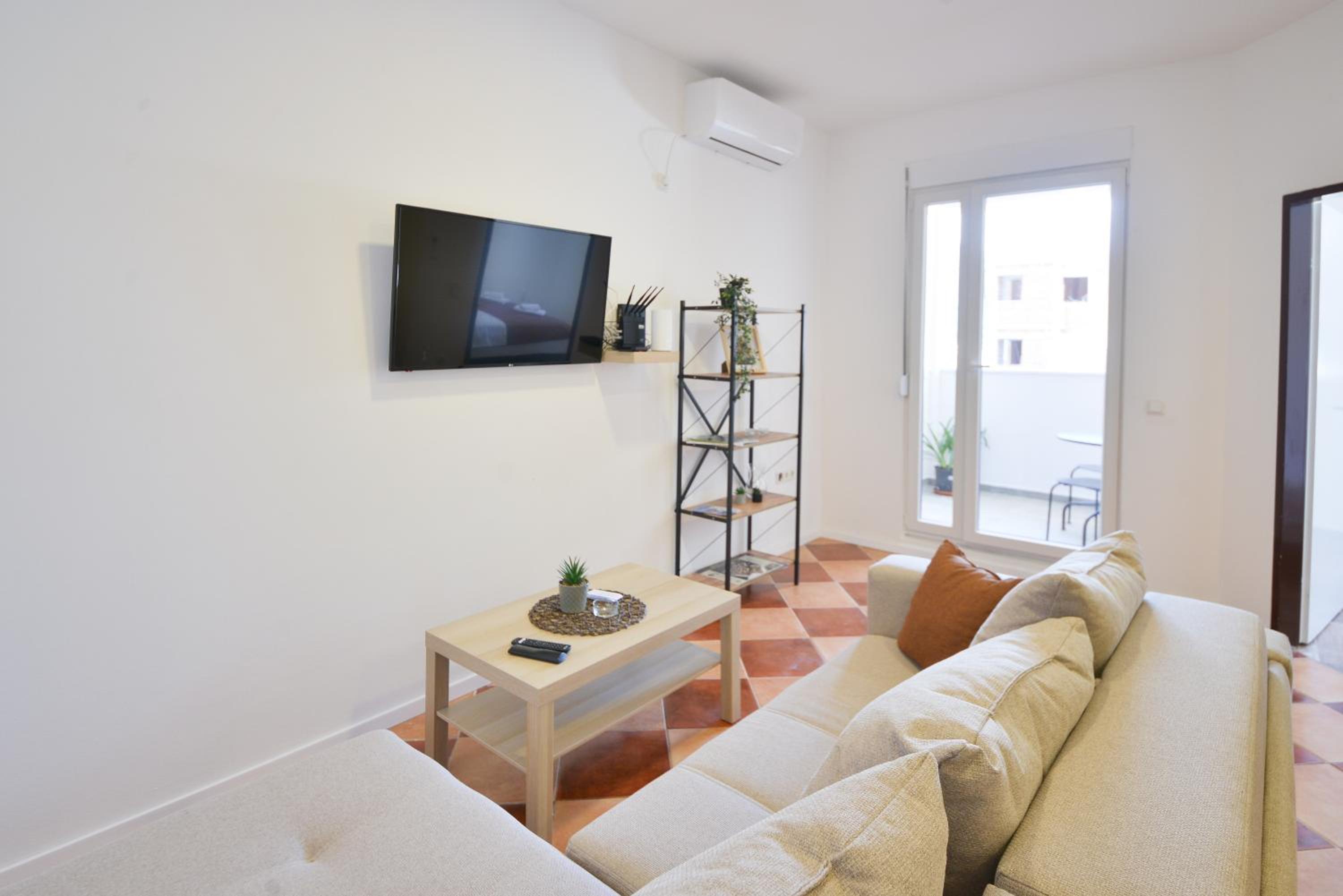 One-Bedroom Apartment with Sea View photo 1
