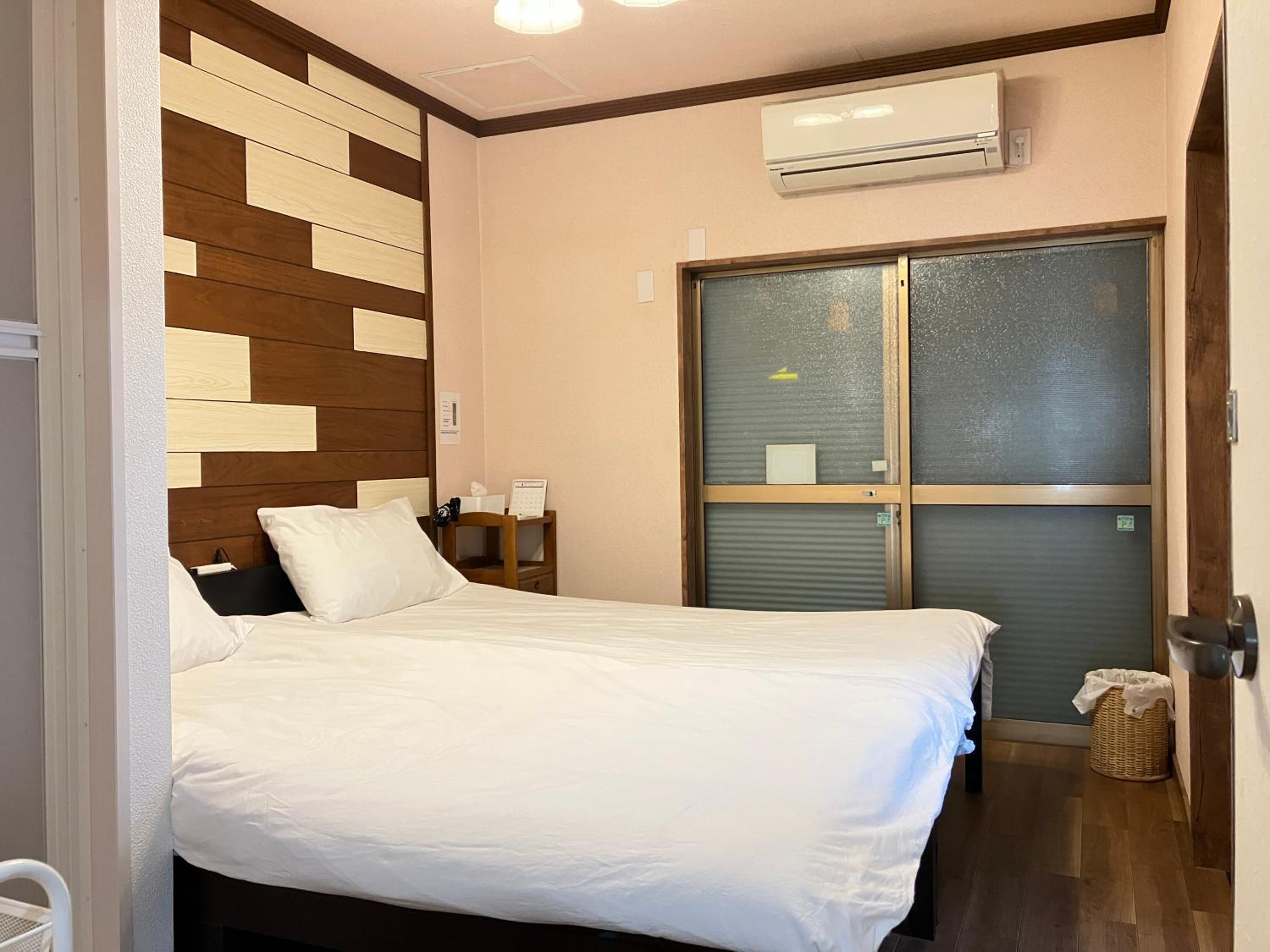 Twin Room with Shower