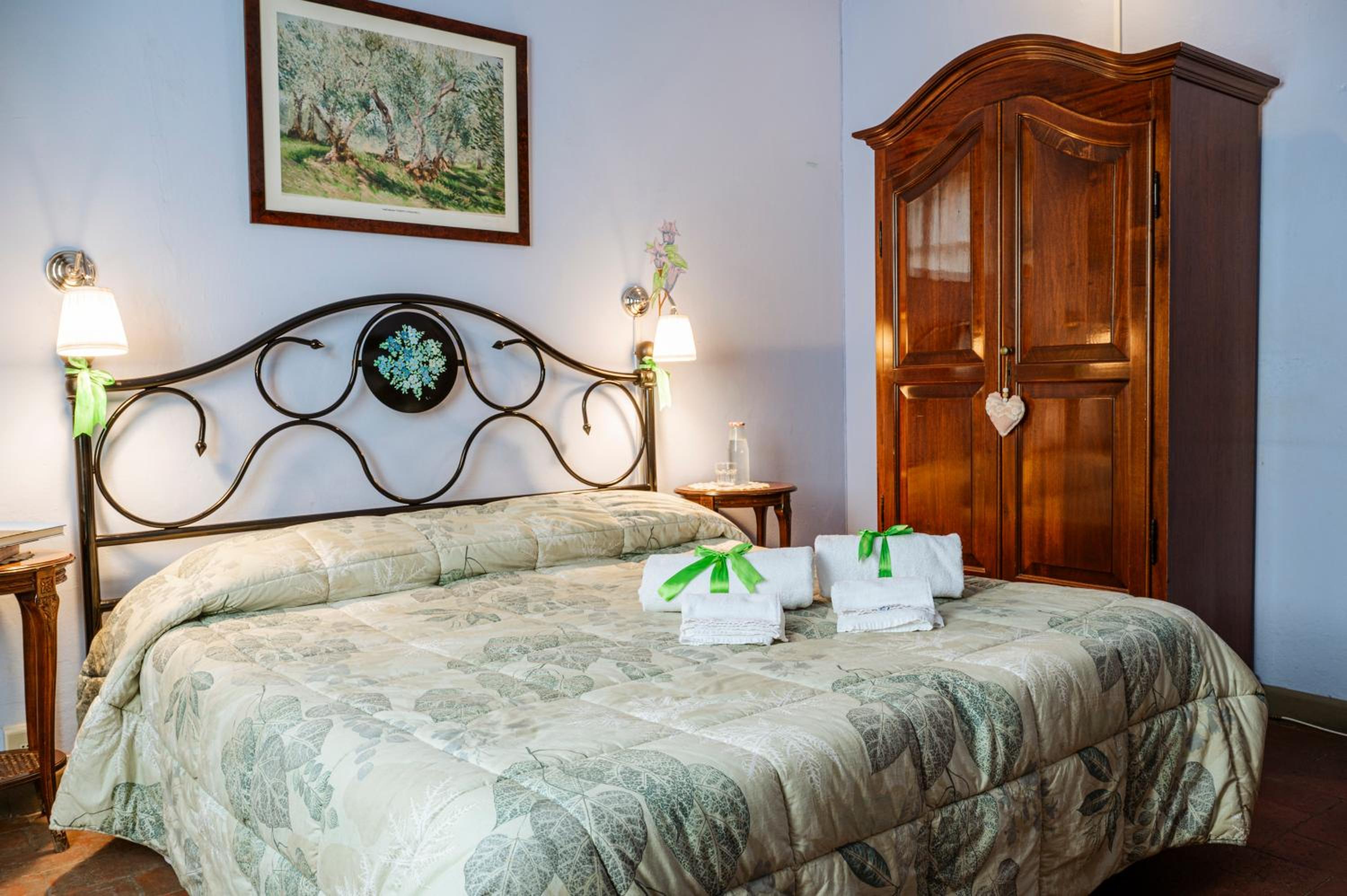 Double Room - Photo 10