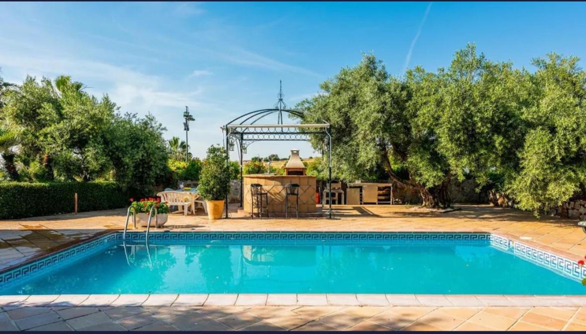 Villa photo 2