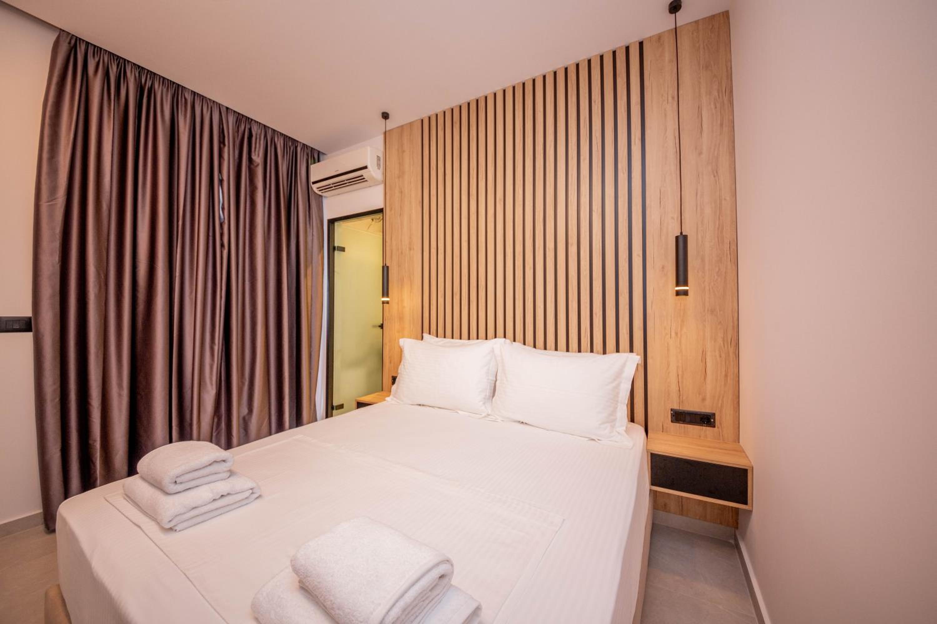 Deluxe Suite with Spa Bath