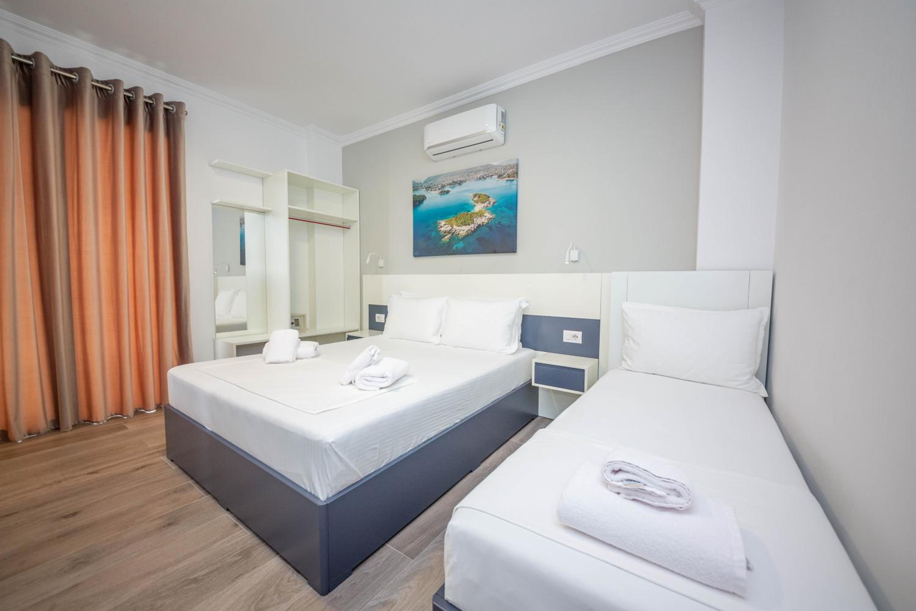 Deluxe Triple Room with Sea View