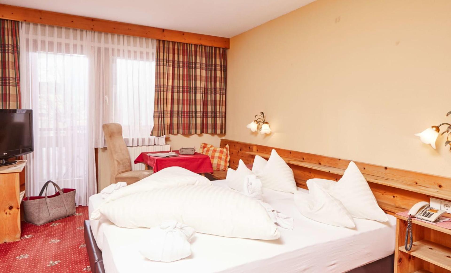 Standard Double Room with Balcony - Tyrol