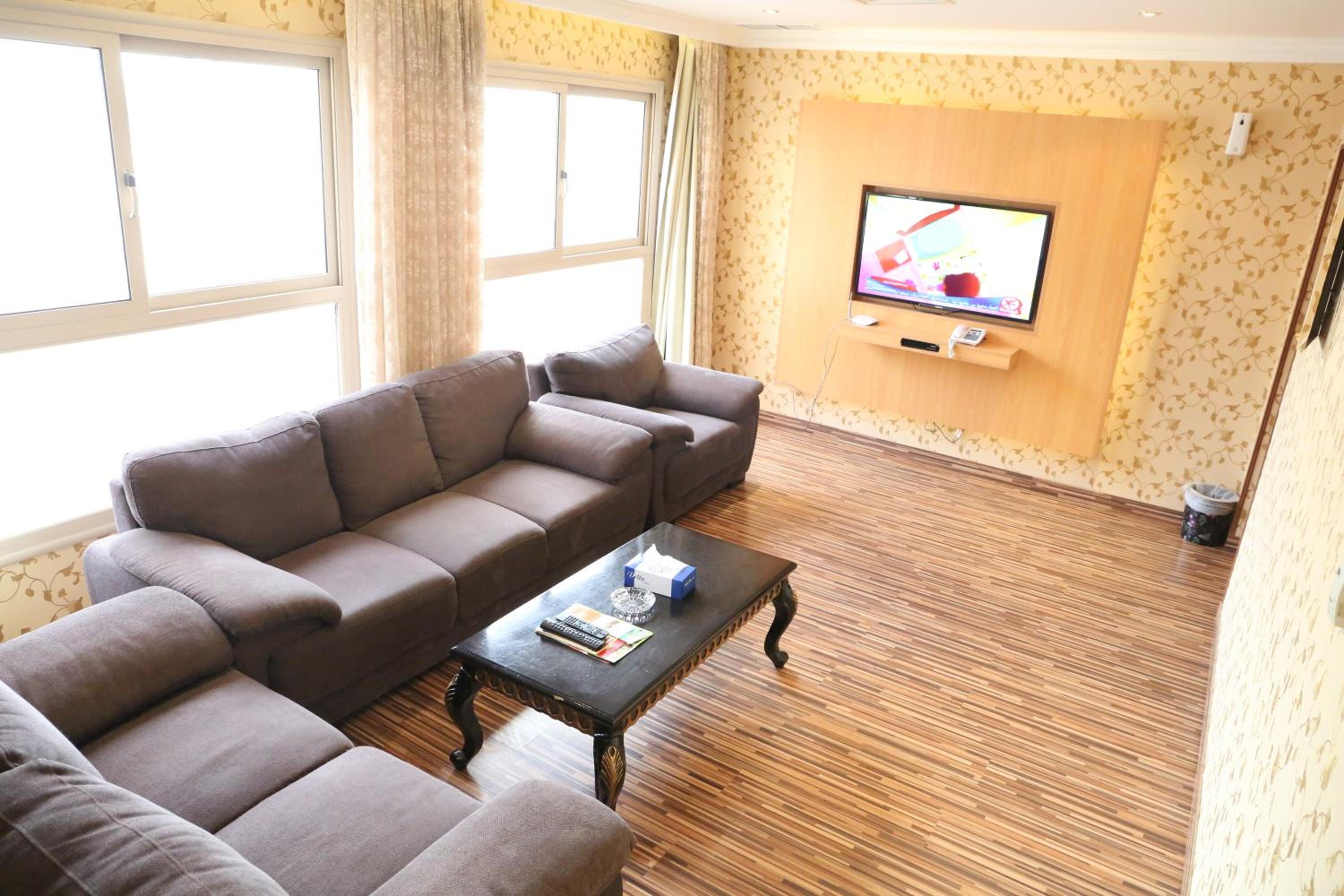 One-Bedroom Apartment photo 2