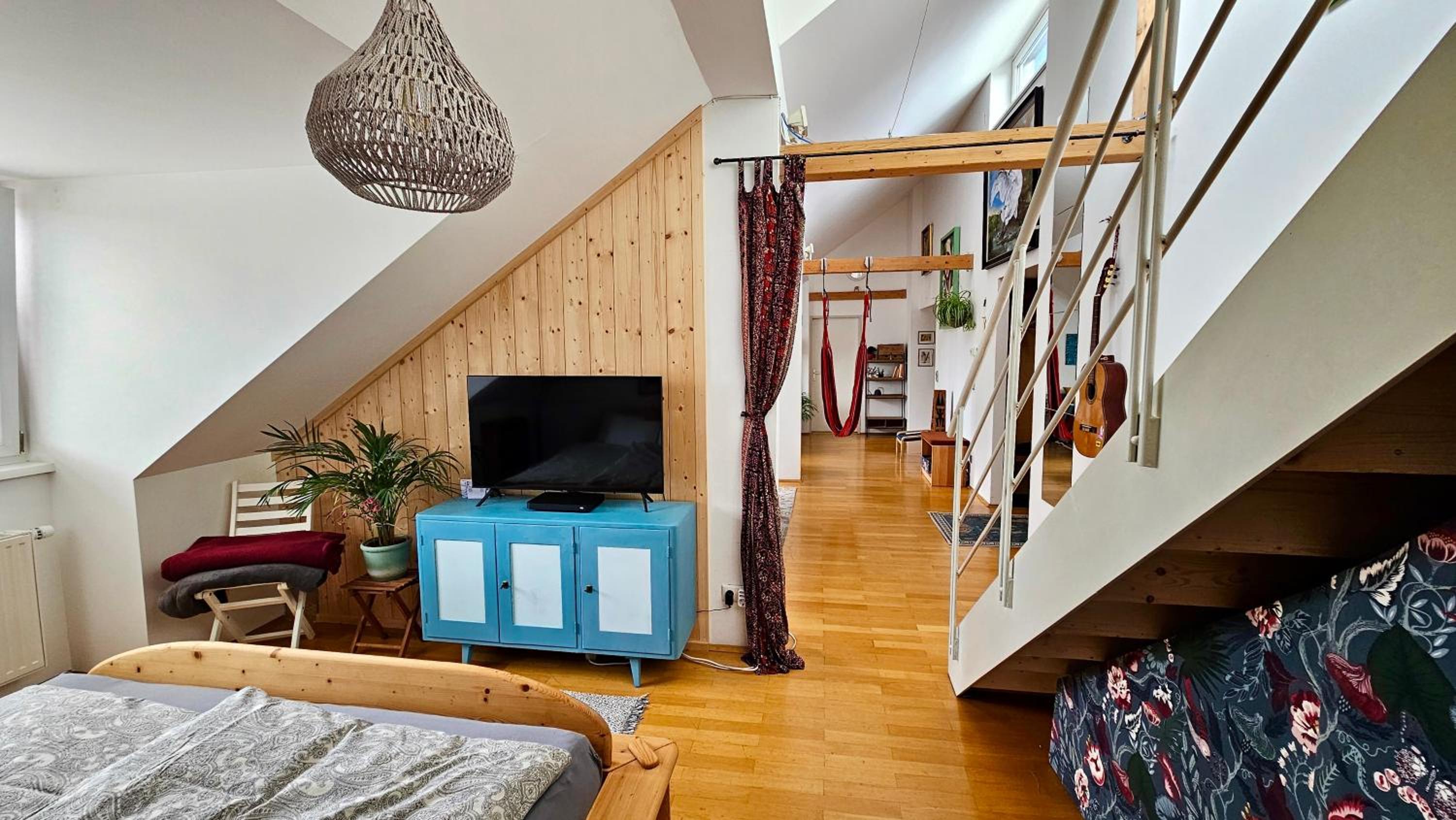 One-Bedroom Apartment photo 1