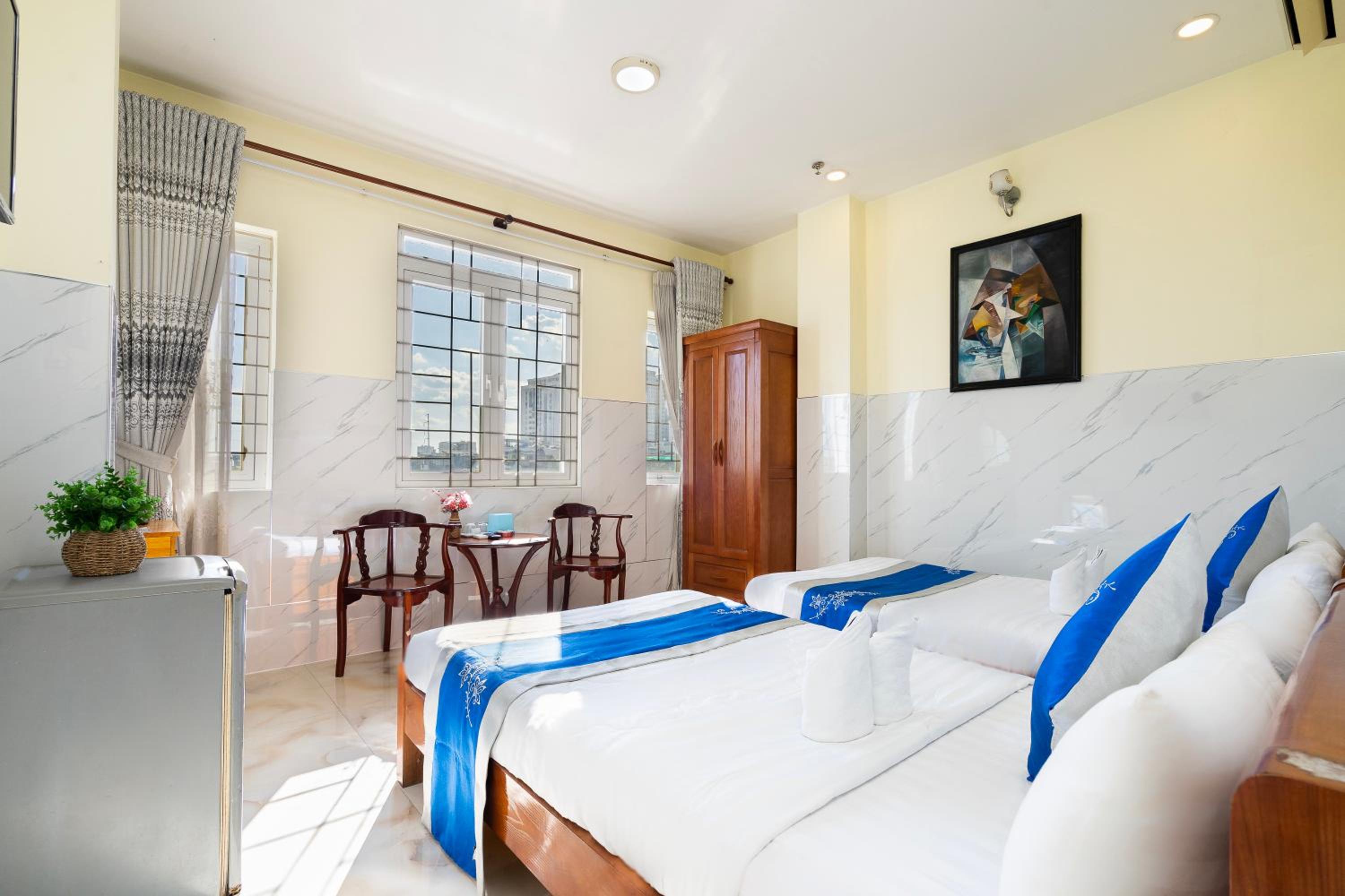 Twin Room with View